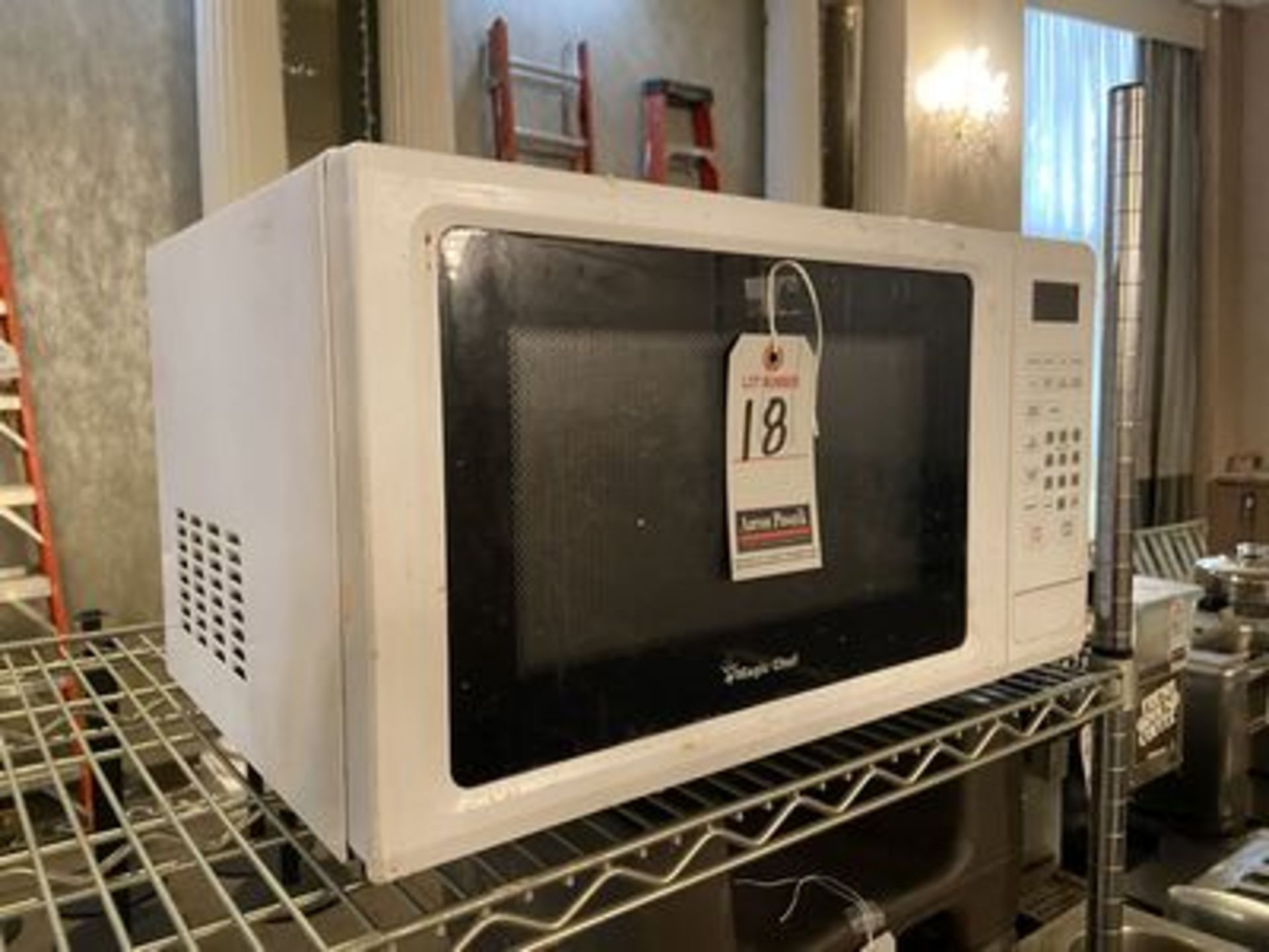 MAGIC CHEF 1D MICROWAVE OVEN