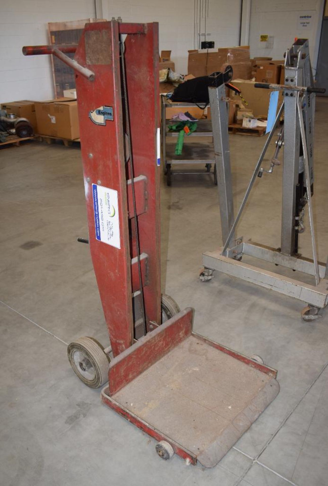 Lot Consisting Of: (1) Dayton 500 capacity manual platform lift, model 3W009. (1) Larin 2 ton foldin - Image 3 of 8