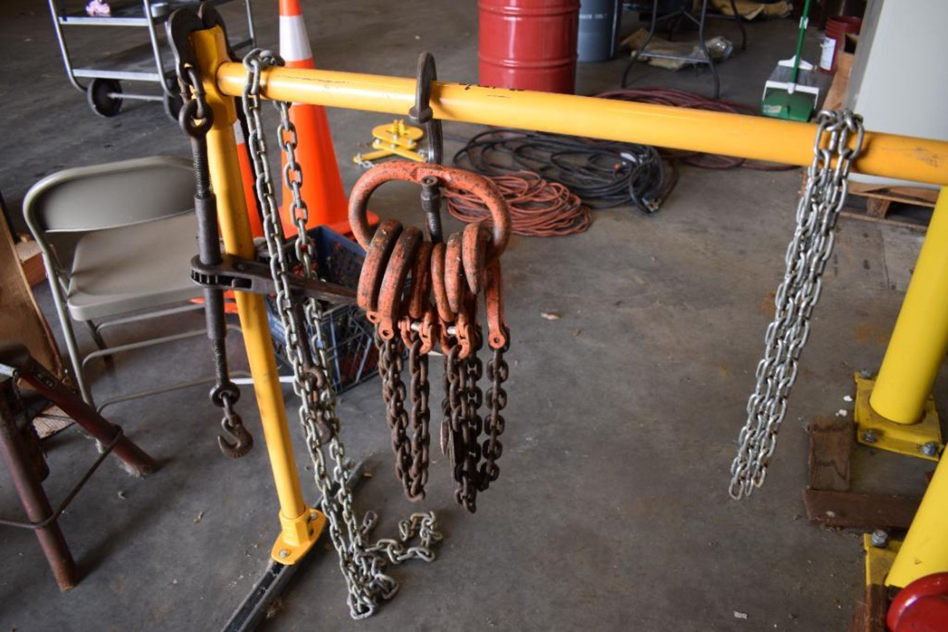 Lot Of Miscellaneous Rigging. With shackles, chain, come along and hooks. - Image 6 of 6