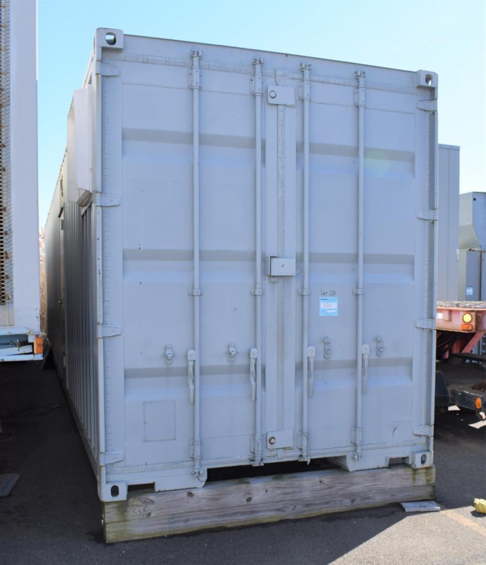 40' Shipping Container With Contents. With cantilever storage racks, metal shelves, oil drum, metal - Image 2 of 30