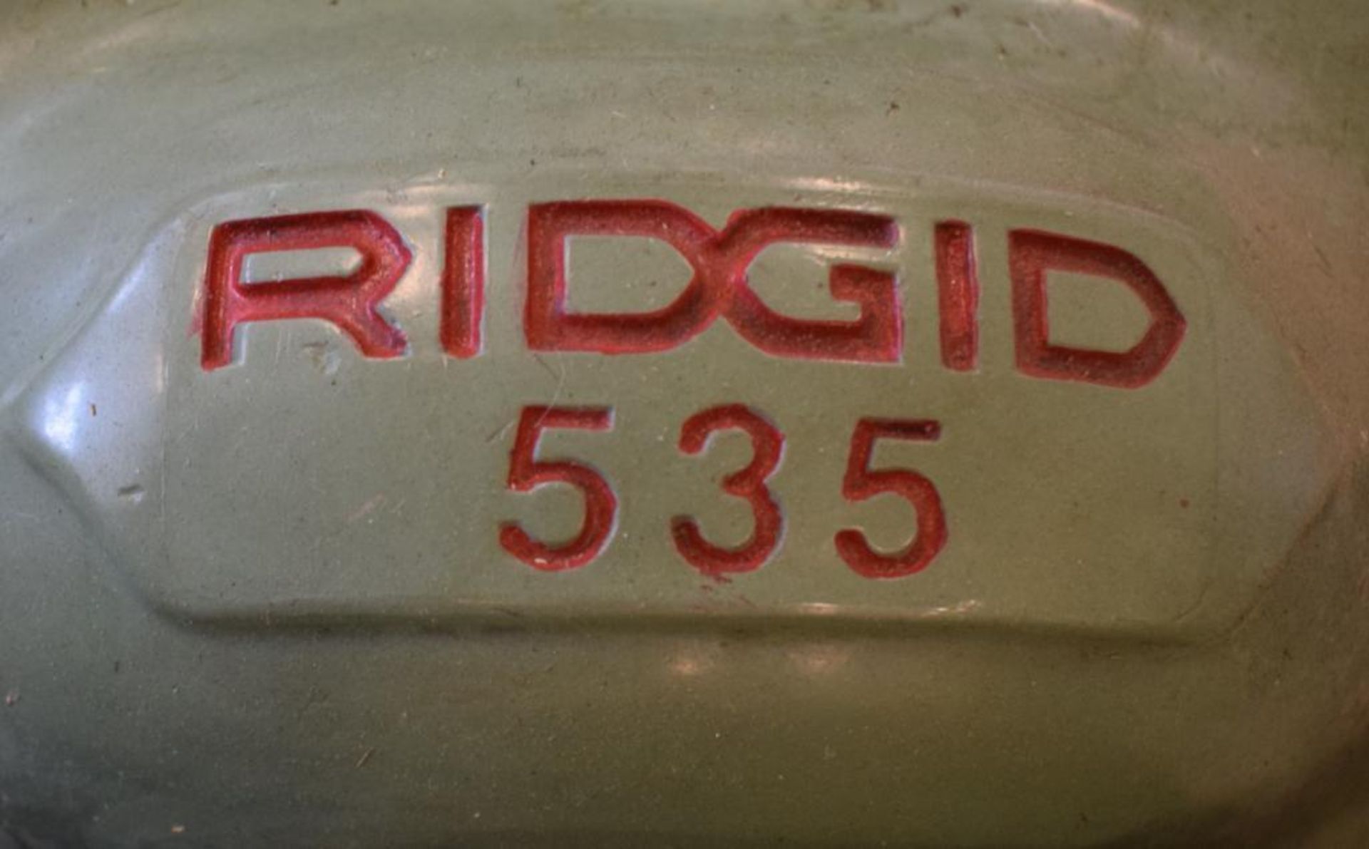 Ridgid 535 Pipe Threader, Serial# 361122. Includes foot pedal controller and miscellaneous tooling. - Image 9 of 10