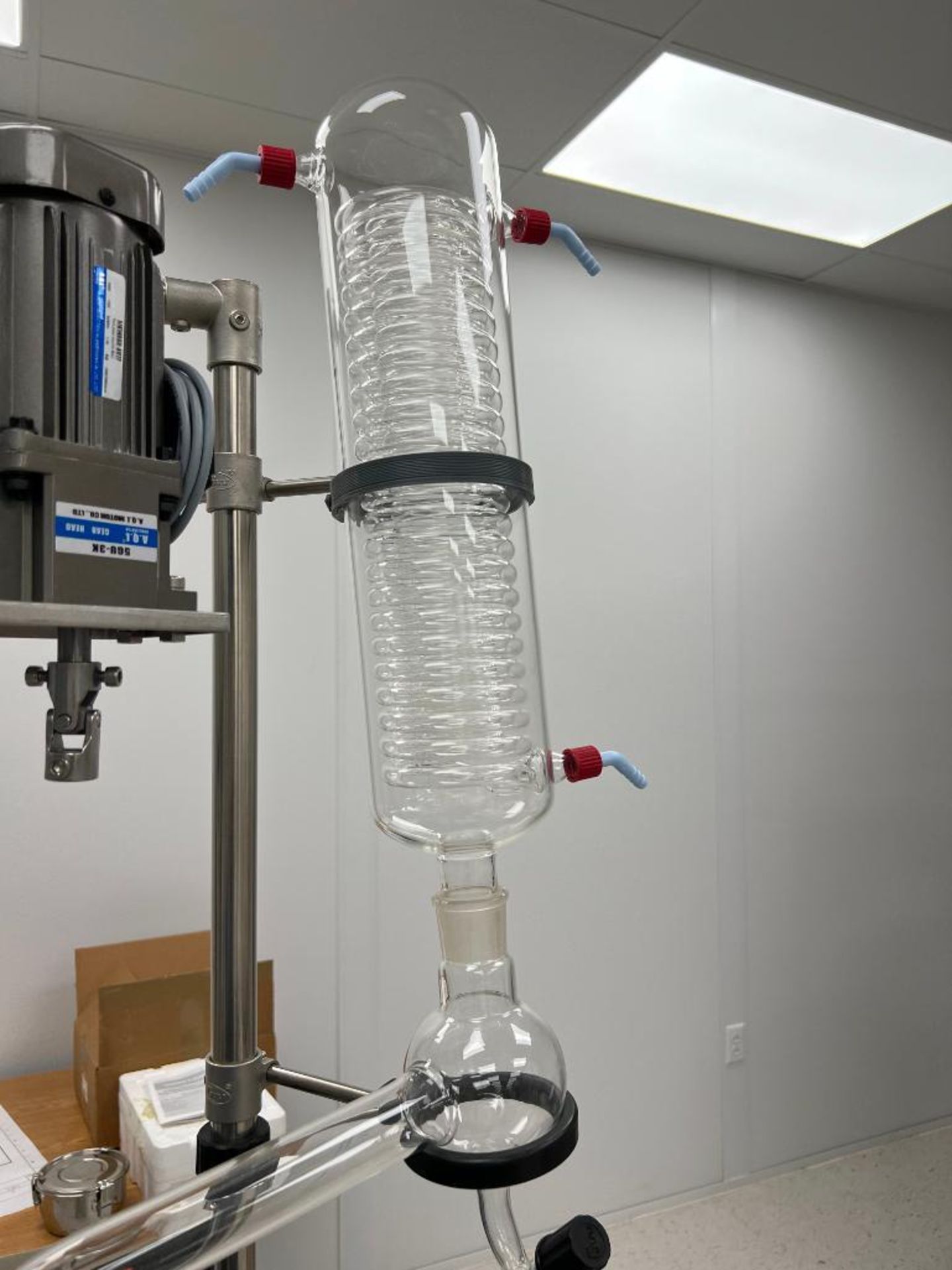 Across International 50L Jacketed Glass Reactor, Model R50F, Serial# 19050094, Built 2019. With agit - Image 7 of 15