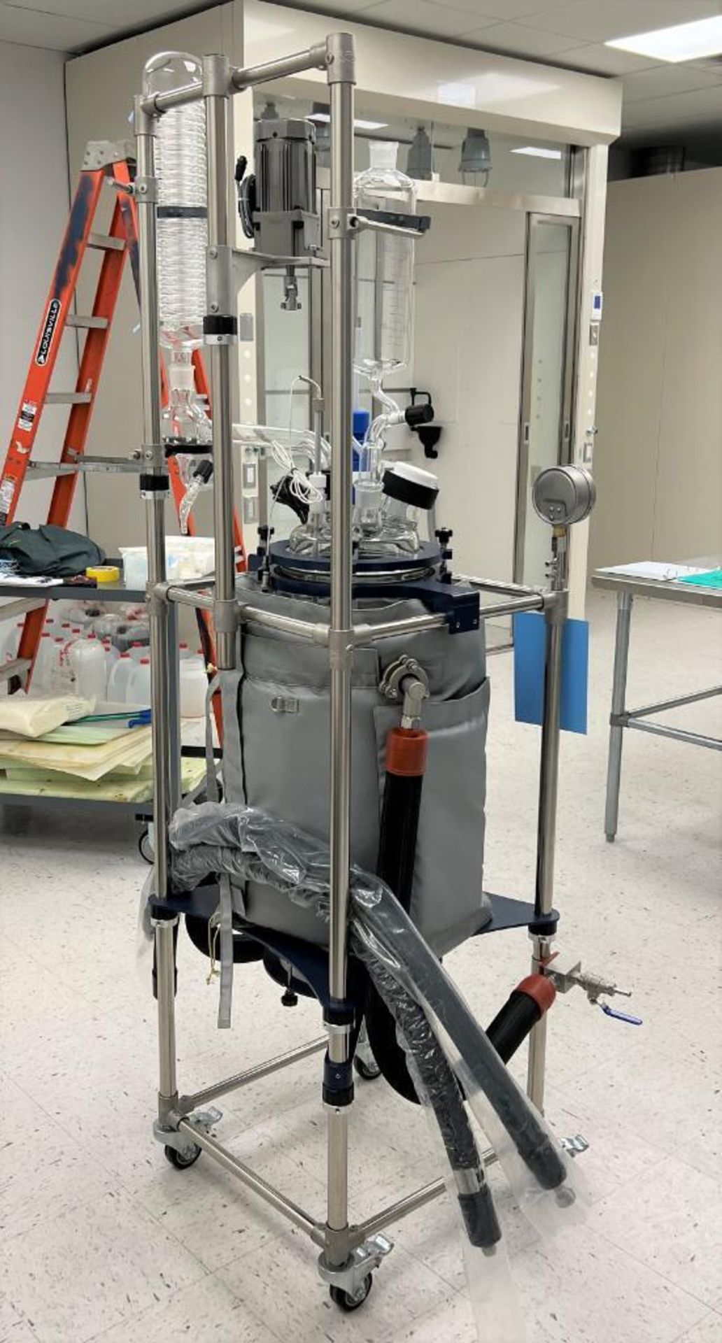 Across International 50L Jacketed Glass Reactor, Model R50F, Serial# 19050094, Built 2019. With agit - Image 4 of 15