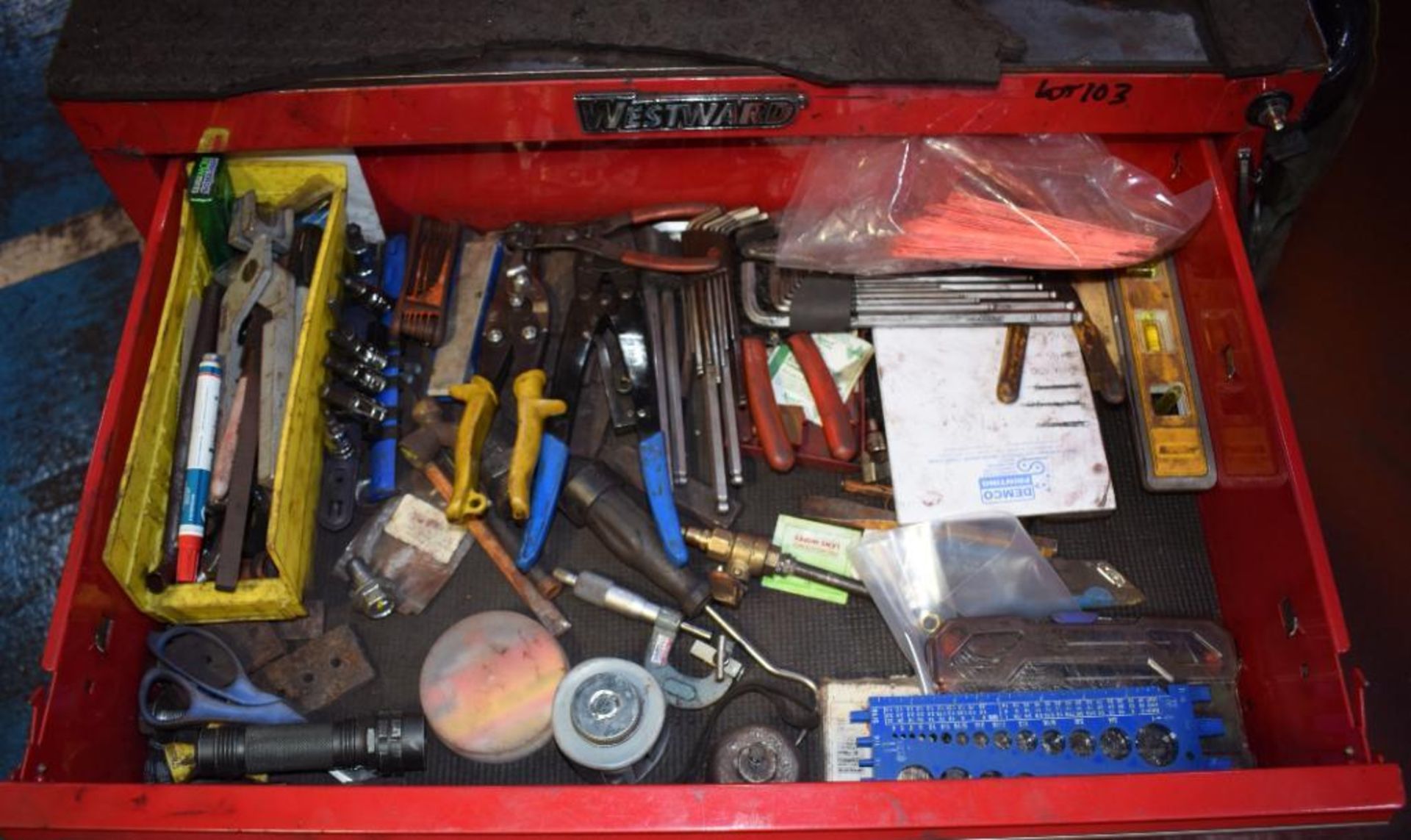 (1) Westward 5 Drawer Rolling Tool Box. With vise & miscellaneous tools. - Image 4 of 8