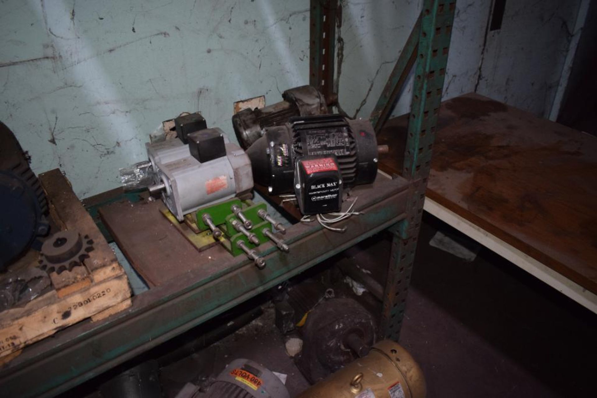 Lot Of Approximate 60 Miscellaneous Motors, gearmotors & reducers. RACK NOT INCLUDED. - Image 8 of 21