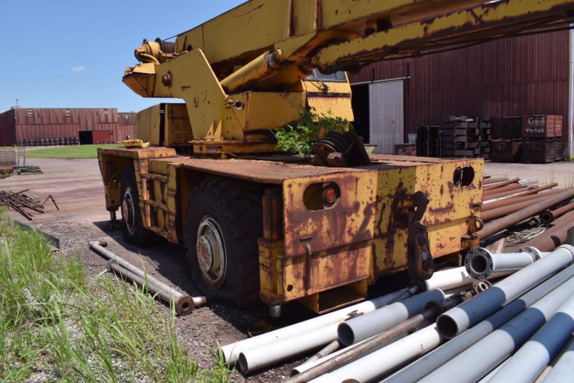 Boecking Machinery 40 Ton Rough Terrain Crane, Model RT40. NOT IN RUNNING CONDITION. - Image 4 of 7