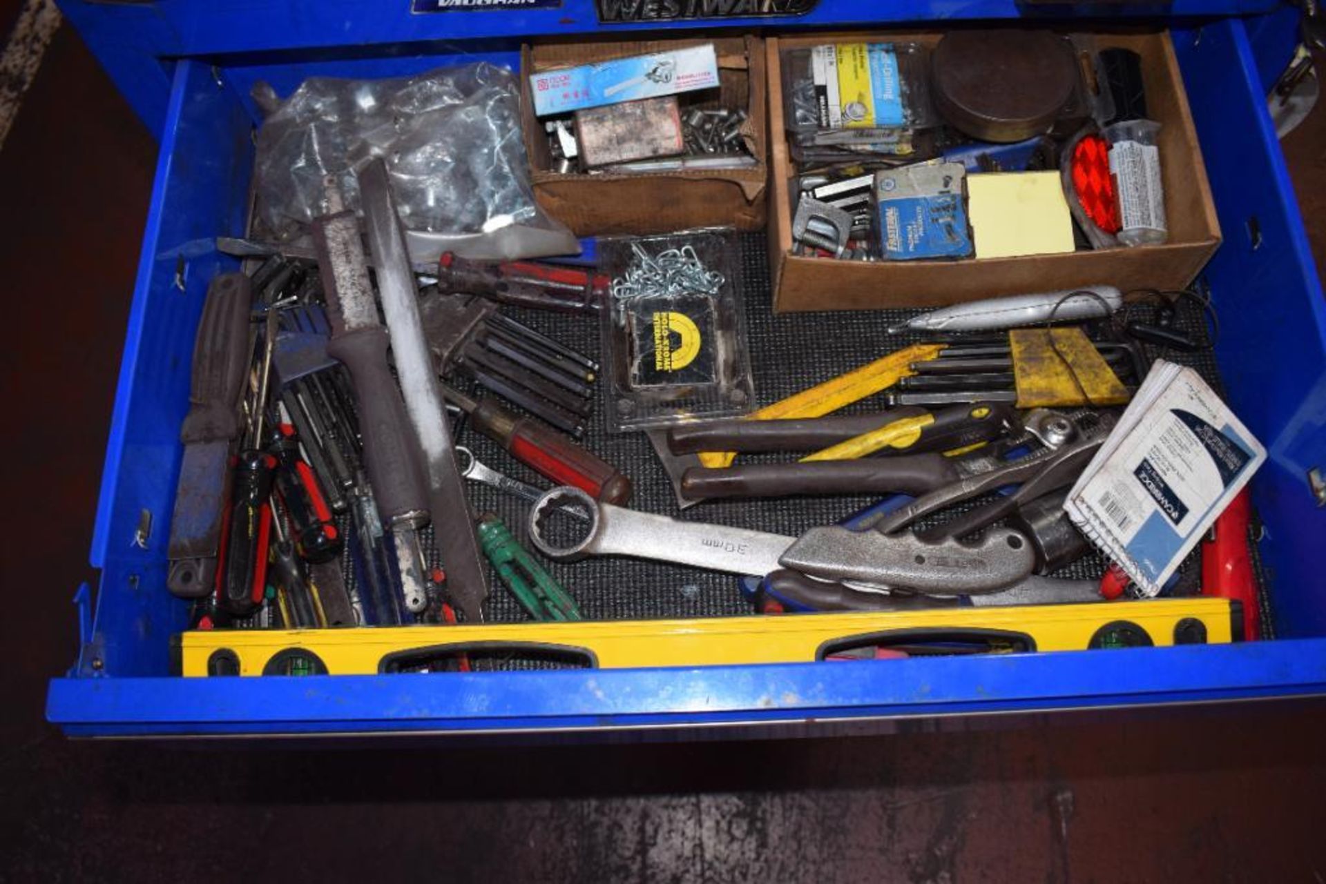 (1) Westward 5 Drawer Rolling Tool Box. With vise & miscellaneous tools. - Image 3 of 7