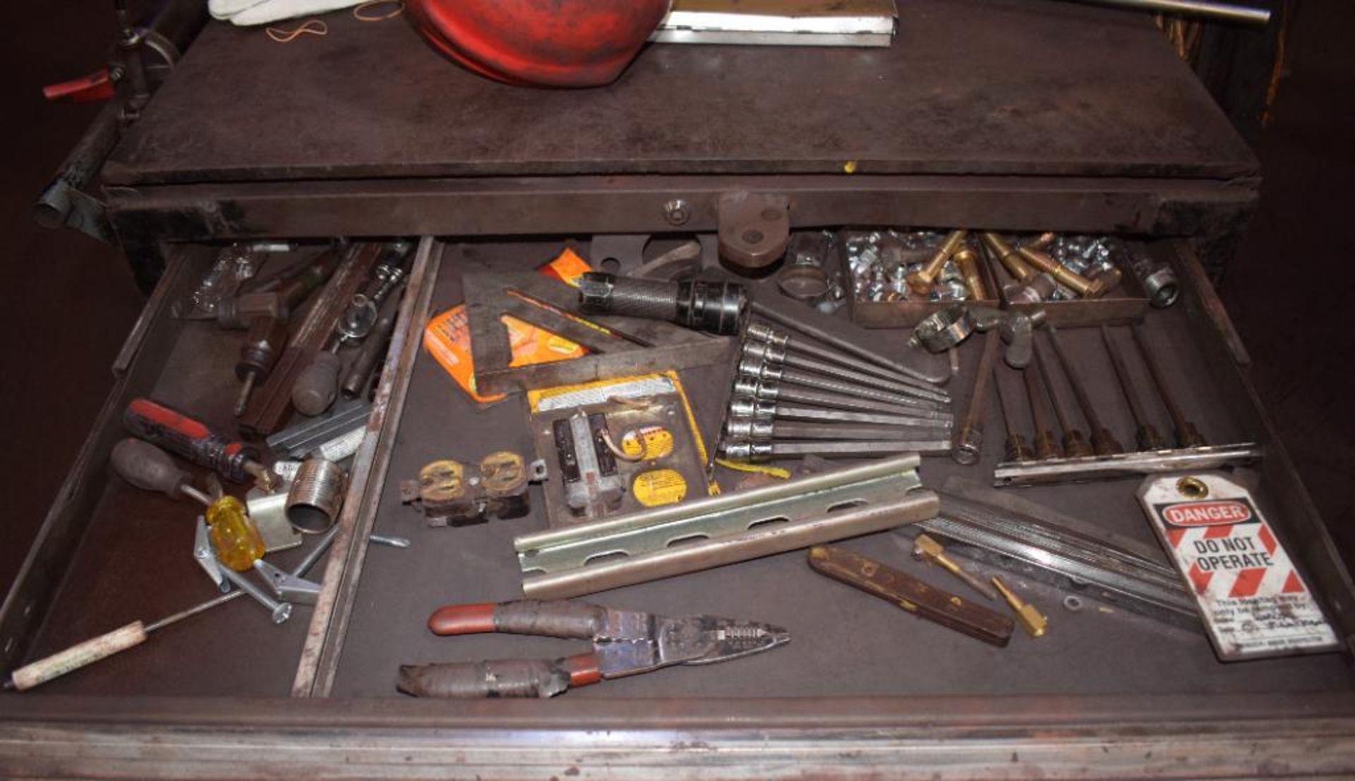 (1) 7 Drawer Rolling Tool Box. With vise & miscellaneous tools. - Image 3 of 9