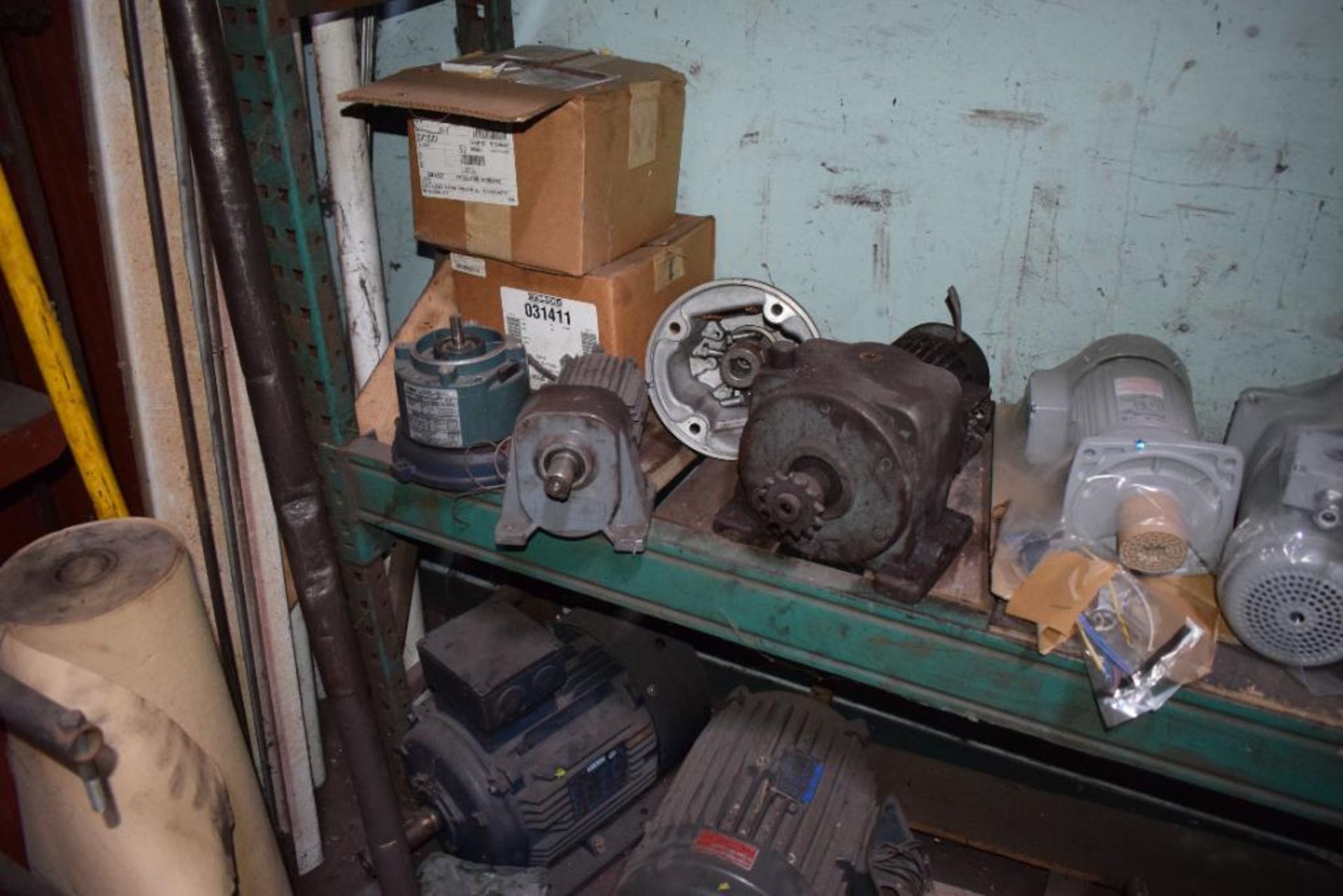 Lot Of Approximate 60 Miscellaneous Motors, gearmotors & reducers. RACK NOT INCLUDED. - Image 13 of 21