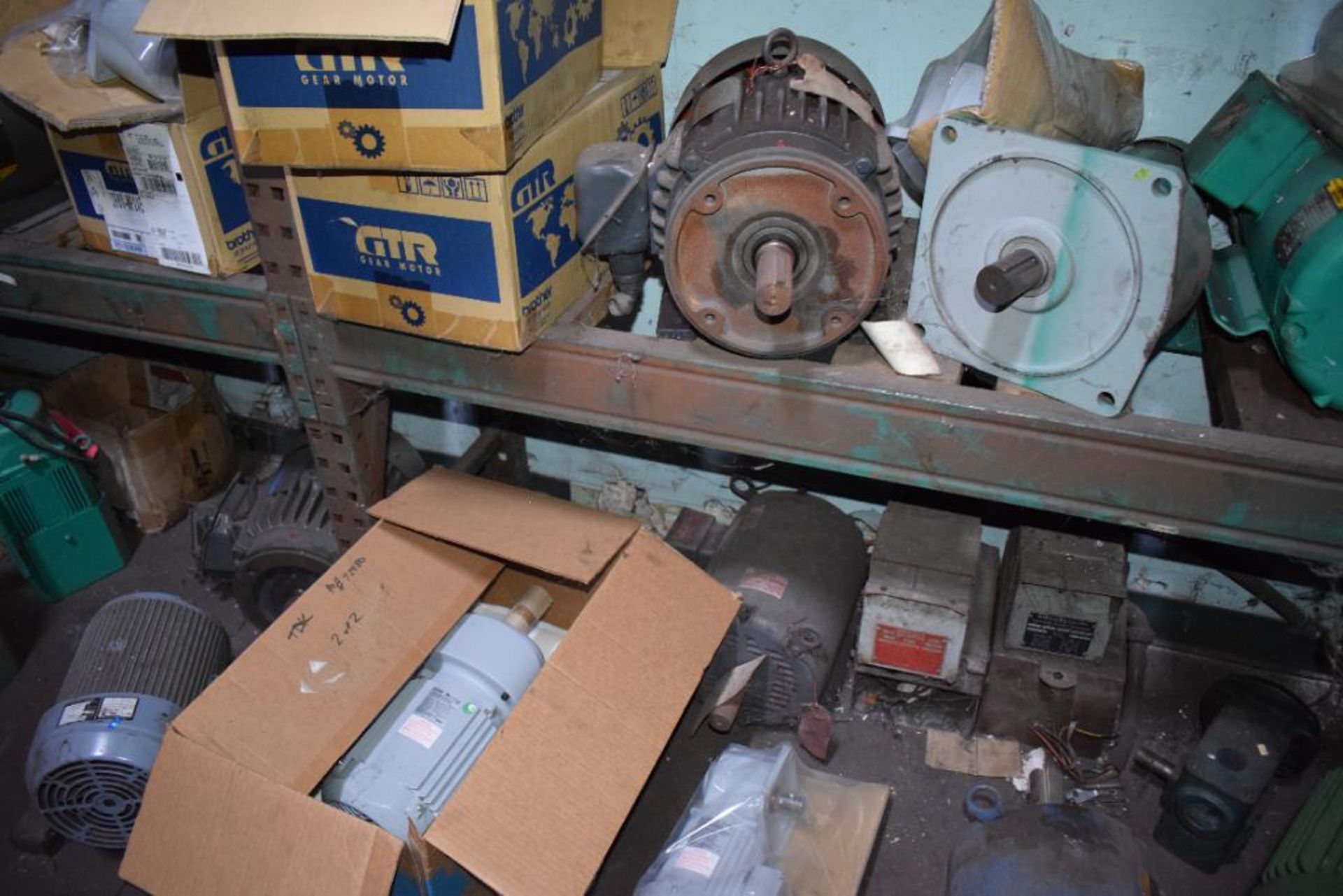 Lot Of Approximate 60 Miscellaneous Motors, gearmotors & reducers. RACK NOT INCLUDED. - Image 10 of 21
