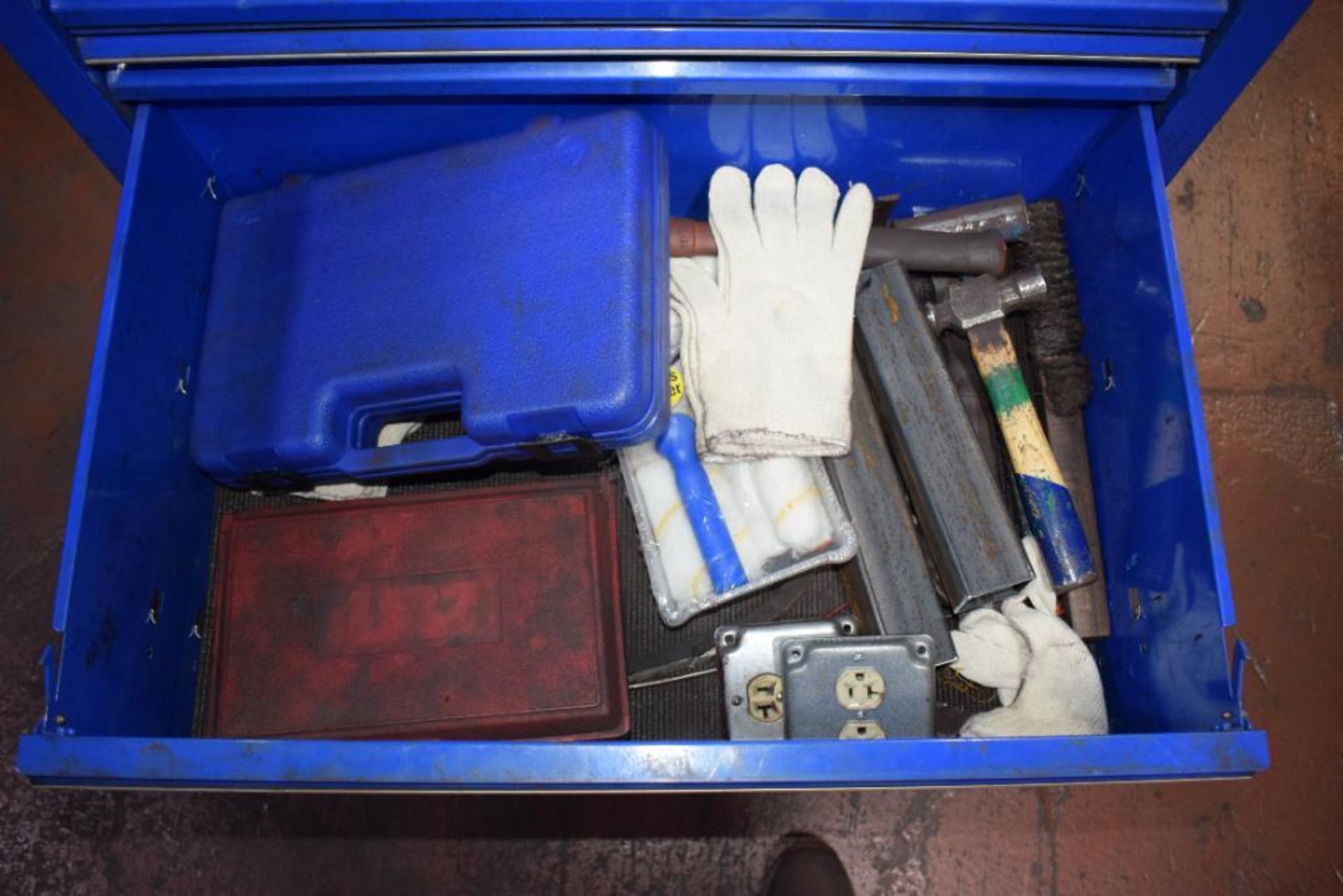 (1) Westward 5 Drawer Rolling Tool Box. With vise & miscellaneous tools. - Image 6 of 7