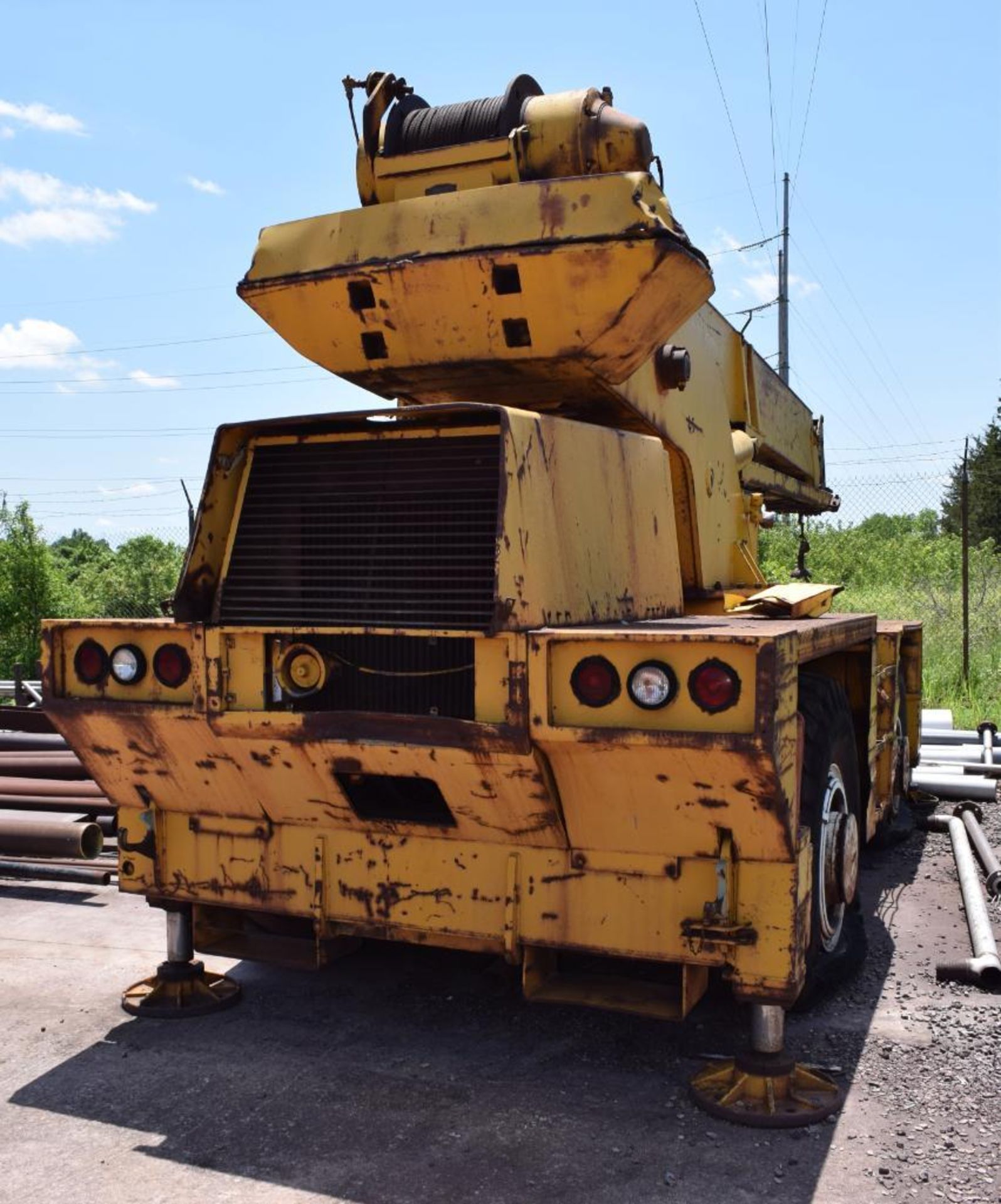 Boecking Machinery 40 Ton Rough Terrain Crane, Model RT40. NOT IN RUNNING CONDITION. - Image 3 of 7