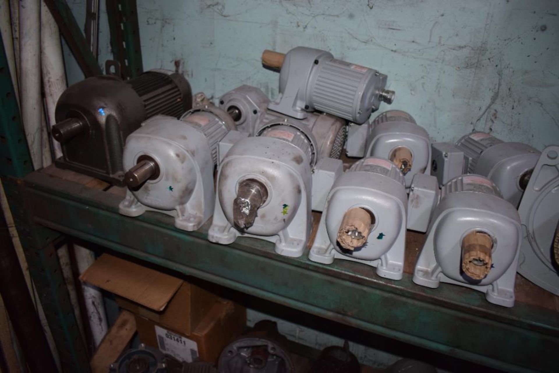 Lot Of Approximate 60 Miscellaneous Motors, gearmotors & reducers. RACK NOT INCLUDED. - Image 2 of 21