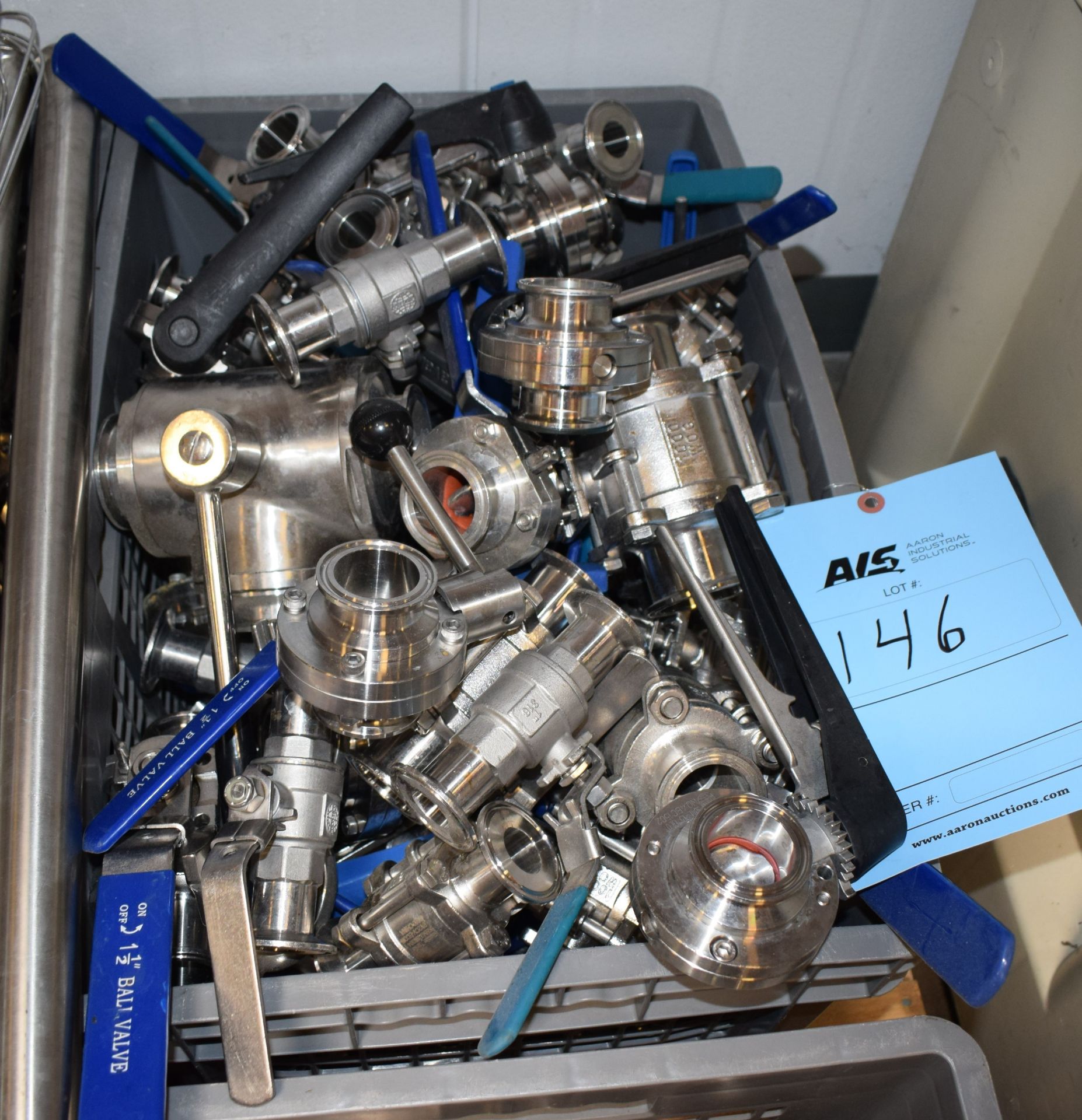 Lot Of Stainless steel 1-1/2", 2" valves. - Image 2 of 2