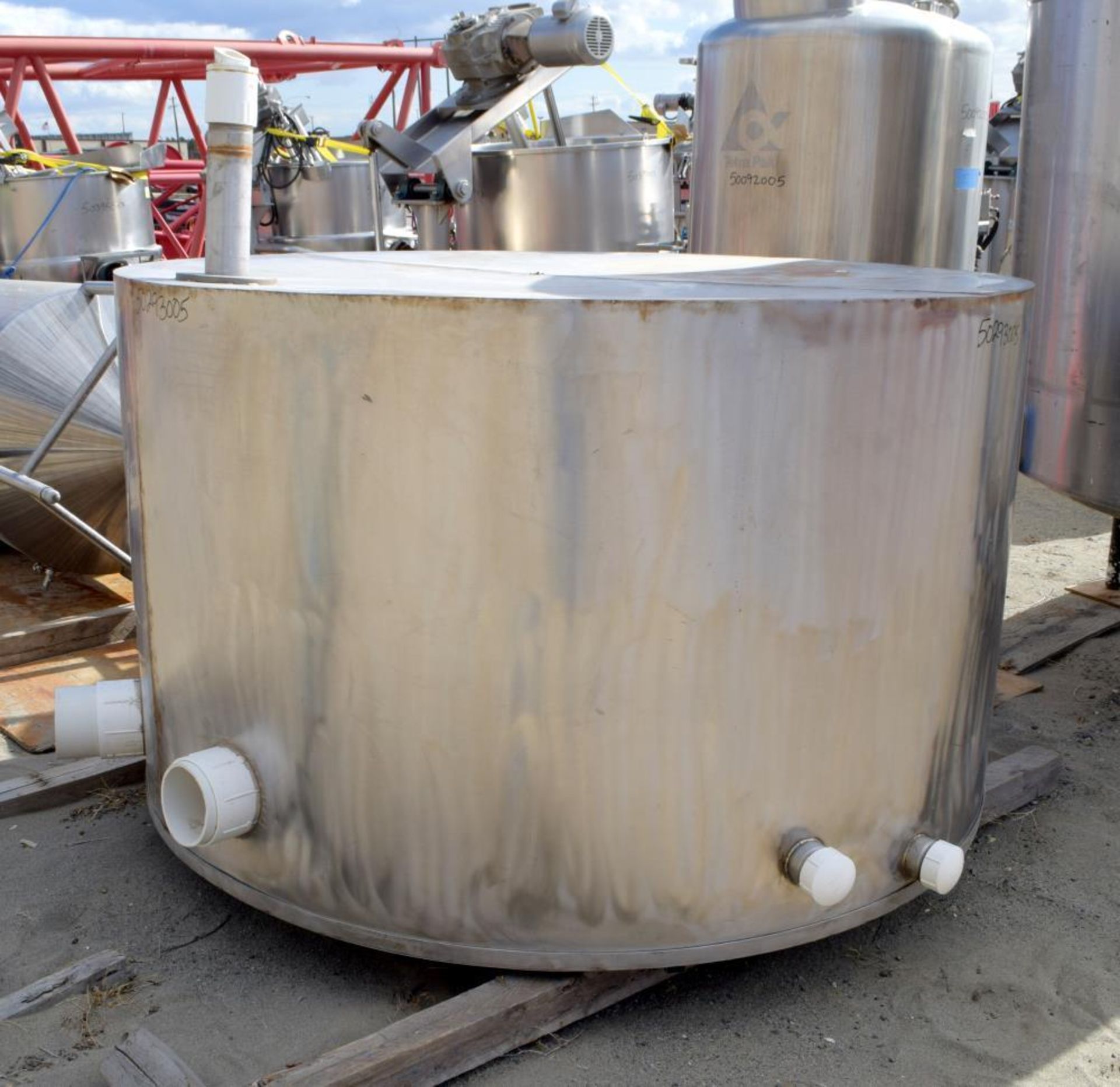 Used- Tank, Approximate 1,000 Gallon, Stainless Steel. Approximate 82" diameter x 48" straight side, - Image 2 of 6