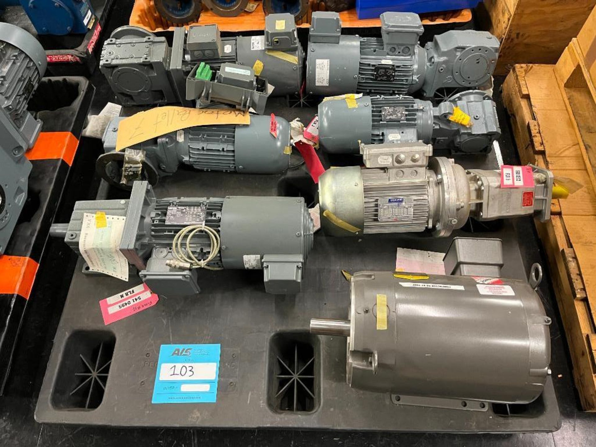 Lot: (1) Pallet of Assorted Motors