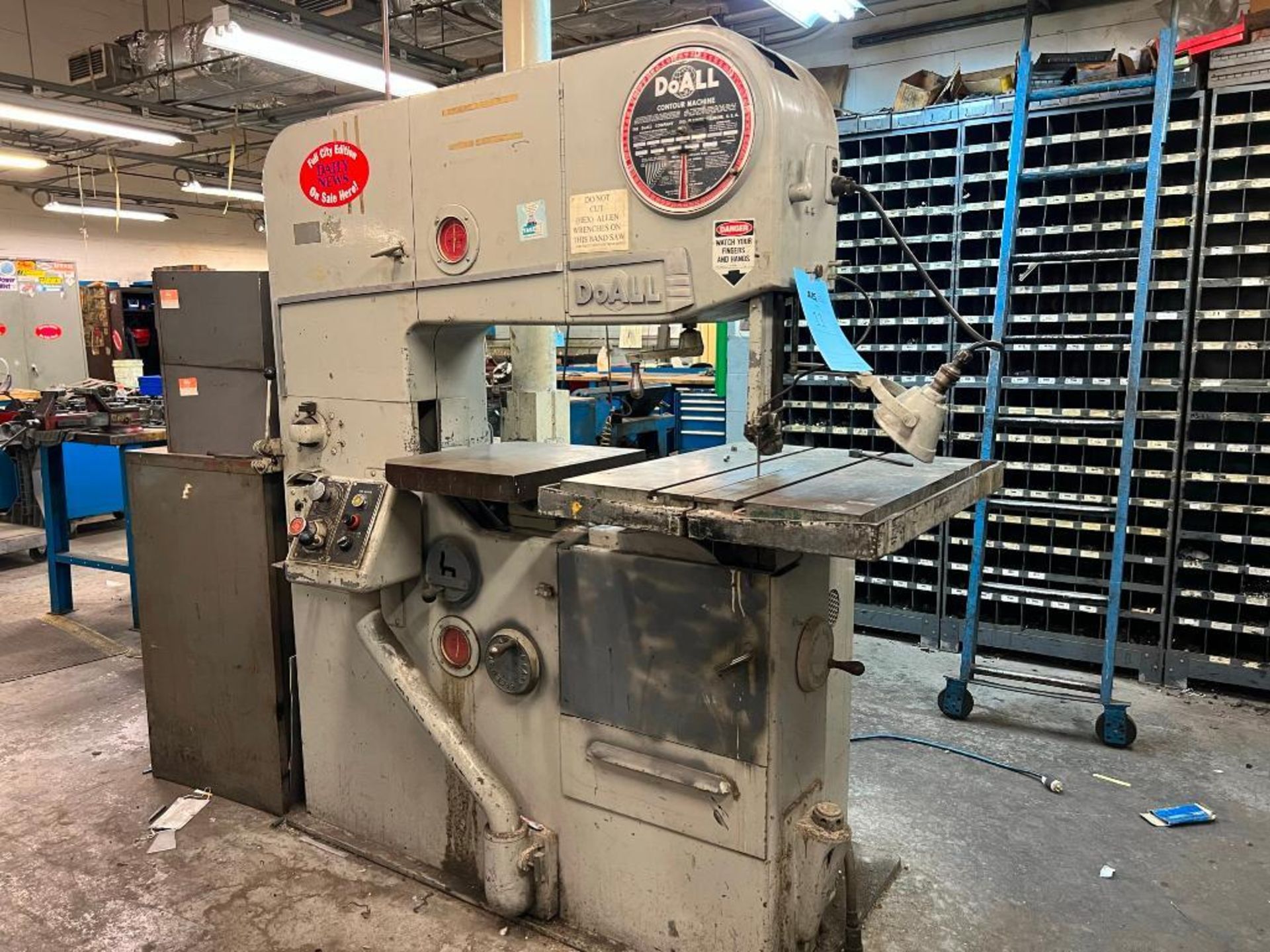 DoAll Vertical Bandsaw Model 3612-3, S/N 153-62571, with extra saw blades