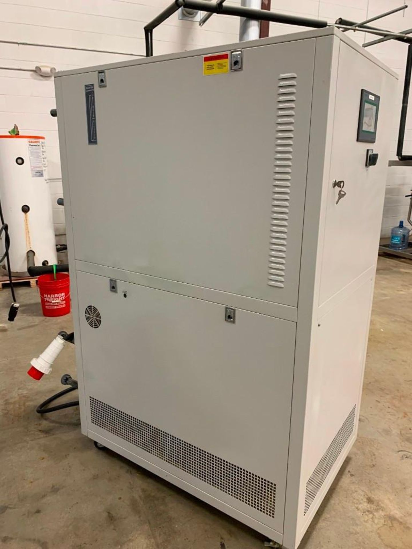 Lot: (2) LNEYA -80C Chillers Model LT-80A2NW-V5FP, S/N 8202591 (2020), with 60L Tank and Touchscreen - Image 3 of 7