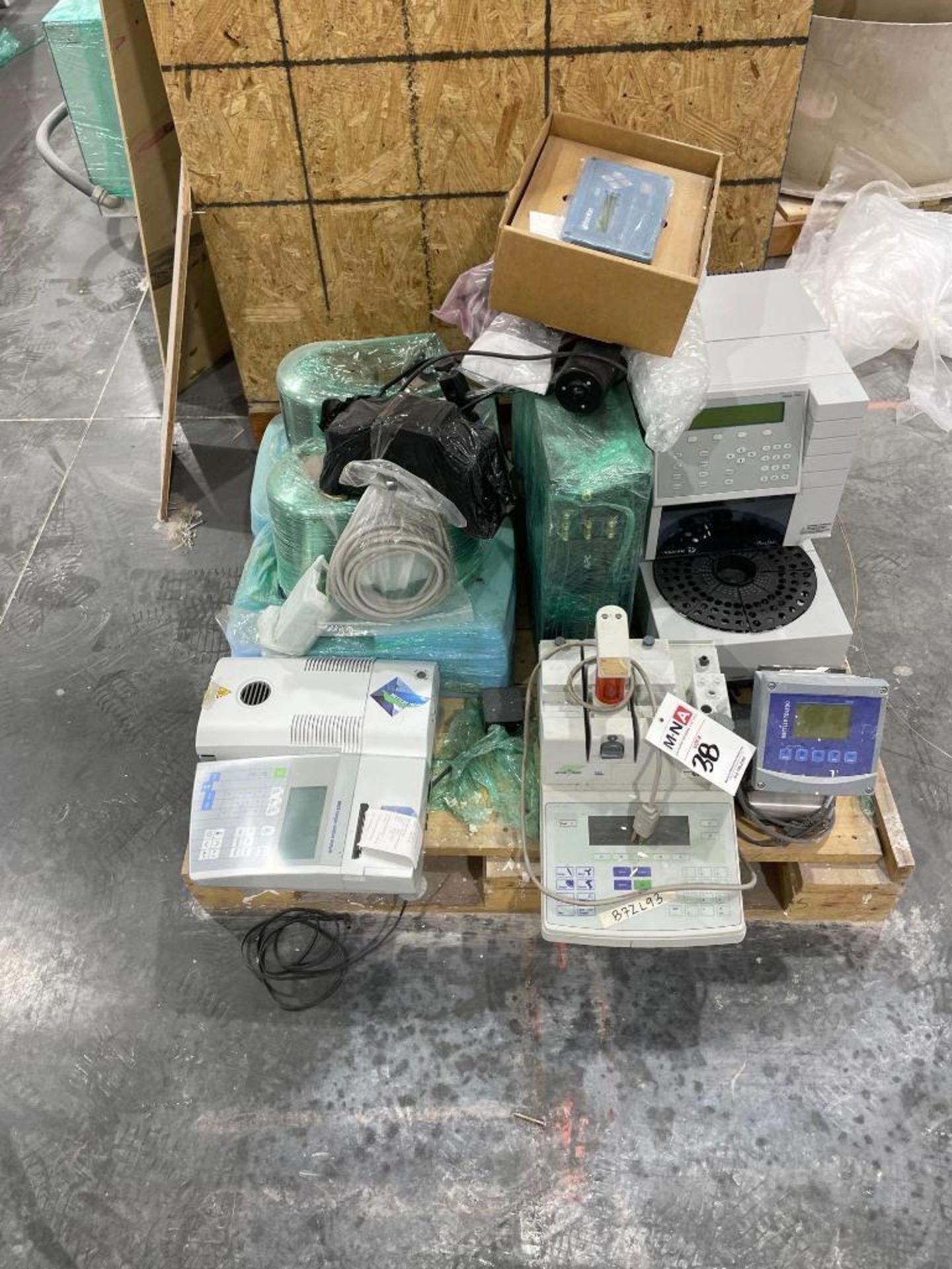 Lot: Assorted Lab Equipment, including: Agilent / Varian Prostar 420 Hplc Autosampler, Mettler Toled - Image 15 of 16