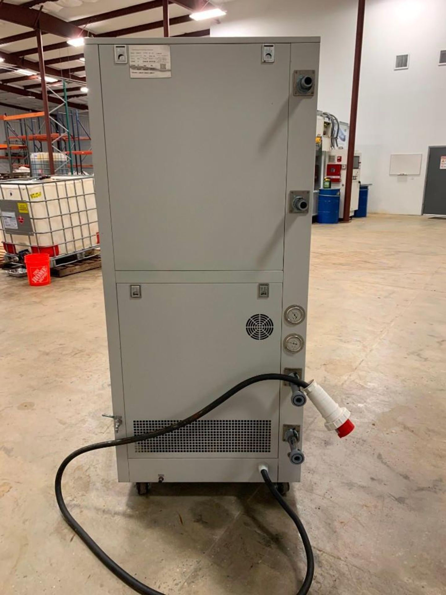 Lot: (2) LNEYA -80C Chillers Model LT-80A2NW-V5FP, S/N 8202591 (2020), with 60L Tank and Touchscreen - Image 2 of 7