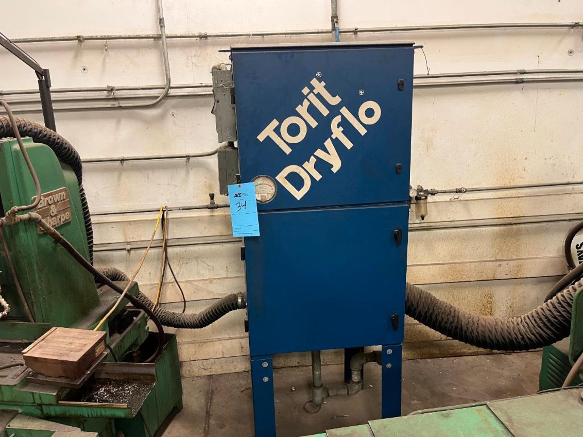 Torit Dryflo 1.5 HP Model DMC-B S/N IG420296 Dust Collector