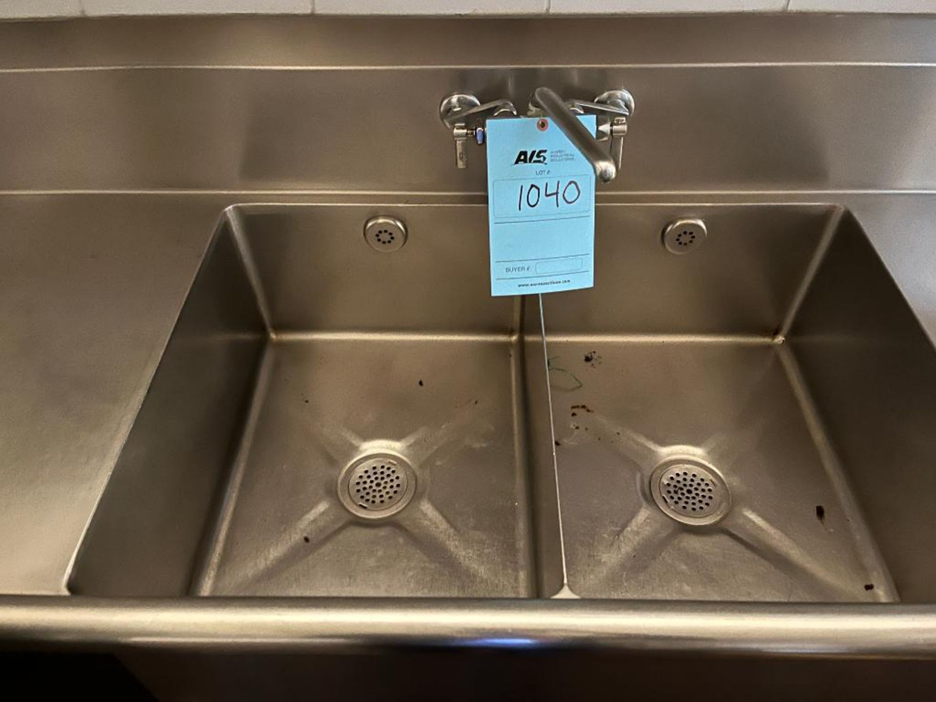 Lot (4): 84" 29" Stainless Steel Sink, 72" x 30" Prep Table & 2 Upper Shelves - Image 3 of 5