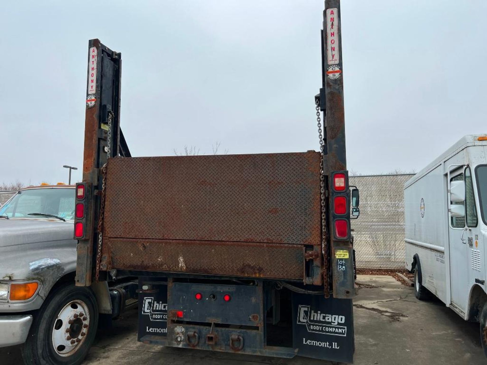 2005 International 4400 SBA Flatbed Truck, DT466 Auto Trans, VIN 1HTMKAAL55H128529, 17' Bed with Lif - Image 8 of 9