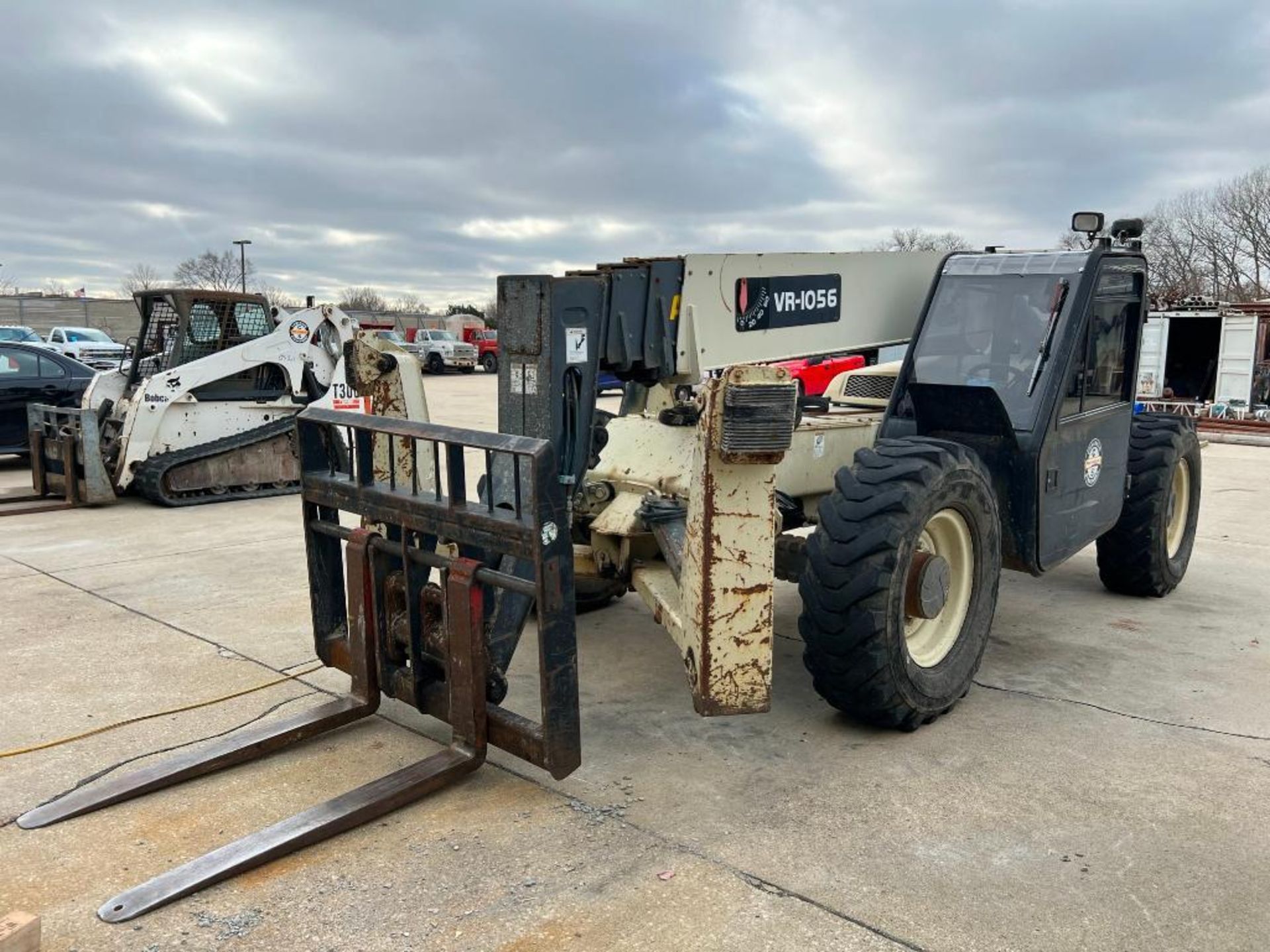 Ingersoll Rand 10,000-LBS. 4x4 Telehandler Forklift Model VR1056 (2003) - Image 8 of 13