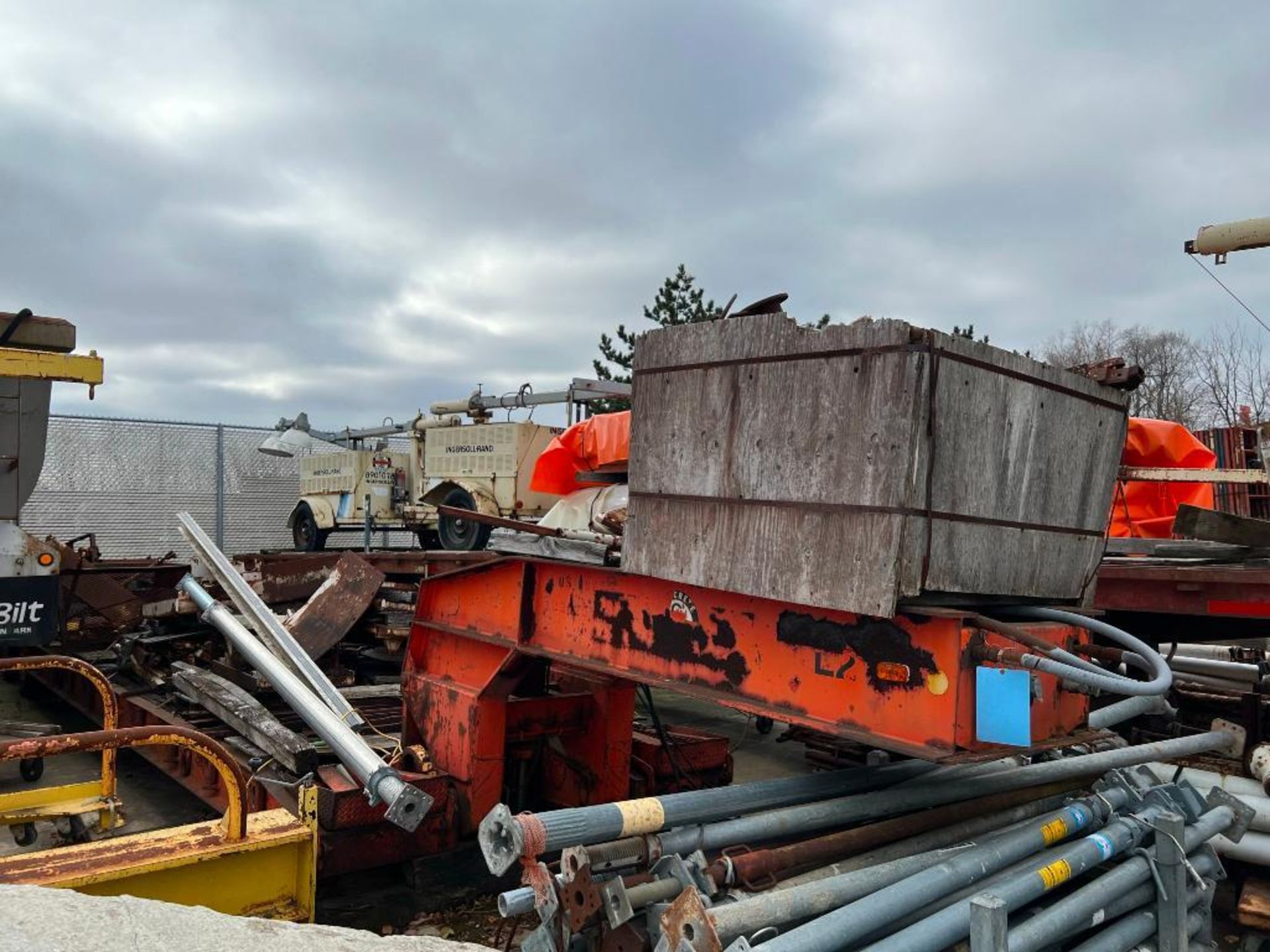 Rogers 35-Ton Hydraulic Lowboy Trailer, S/N 1RBH40207FAR20368, Tandem Axle, with Wood Deck