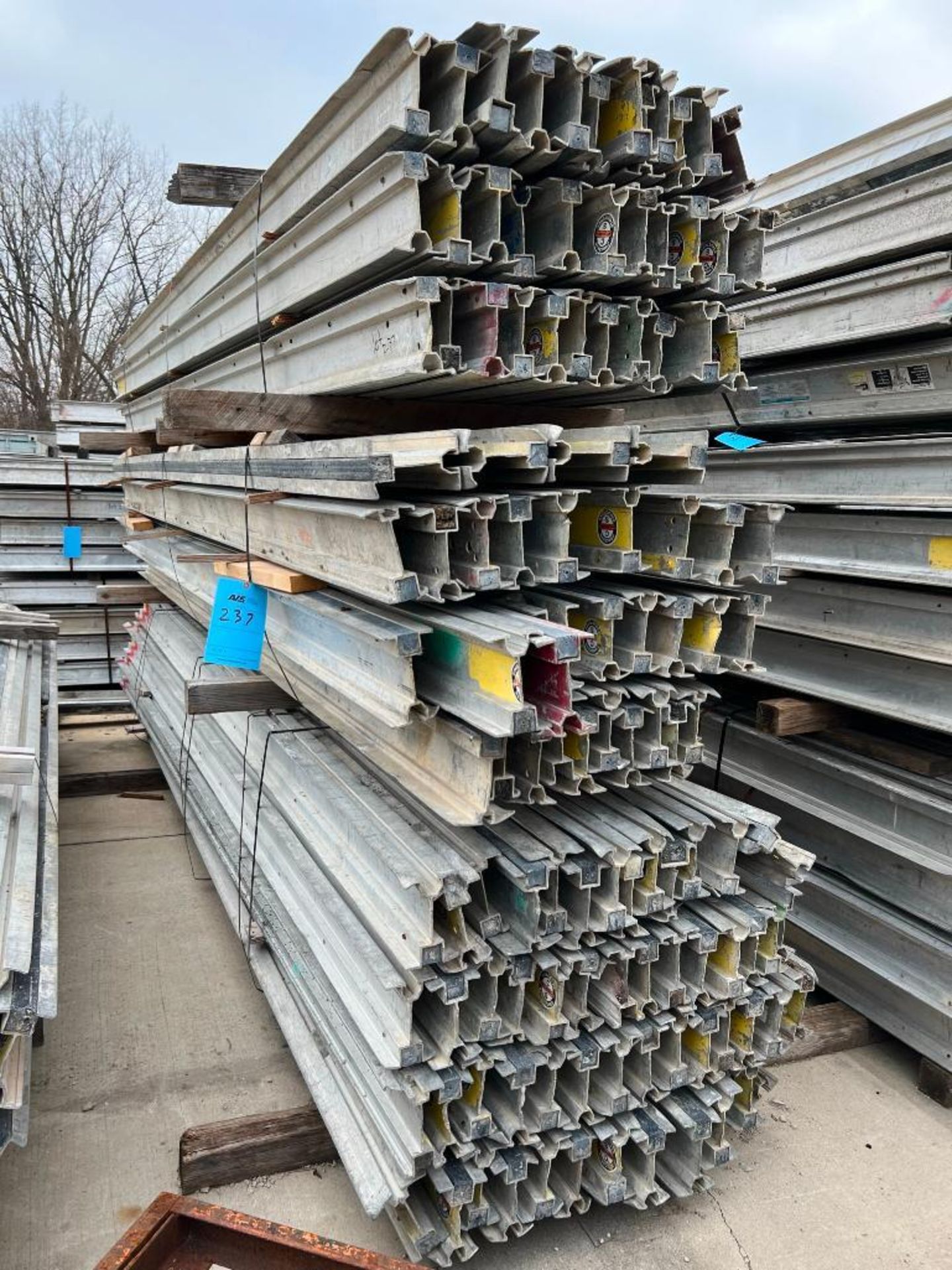 LOT: Approx. (100) 6 1/2" Symons Joists, 15' and Under - Image 2 of 2