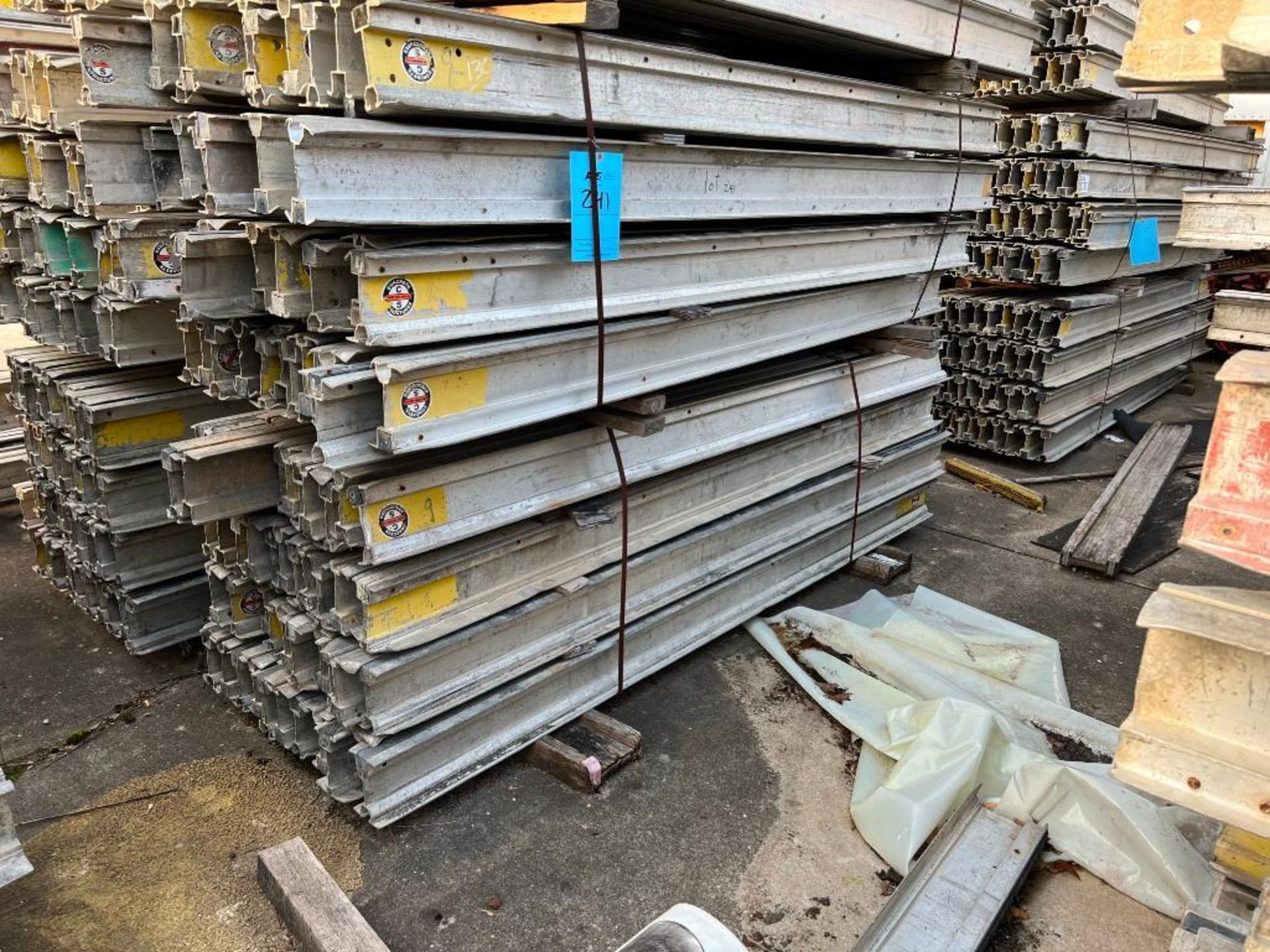 LOT: Approx. (130) 6 1/2" Symons Joists, Mostly 9' - Image 2 of 3