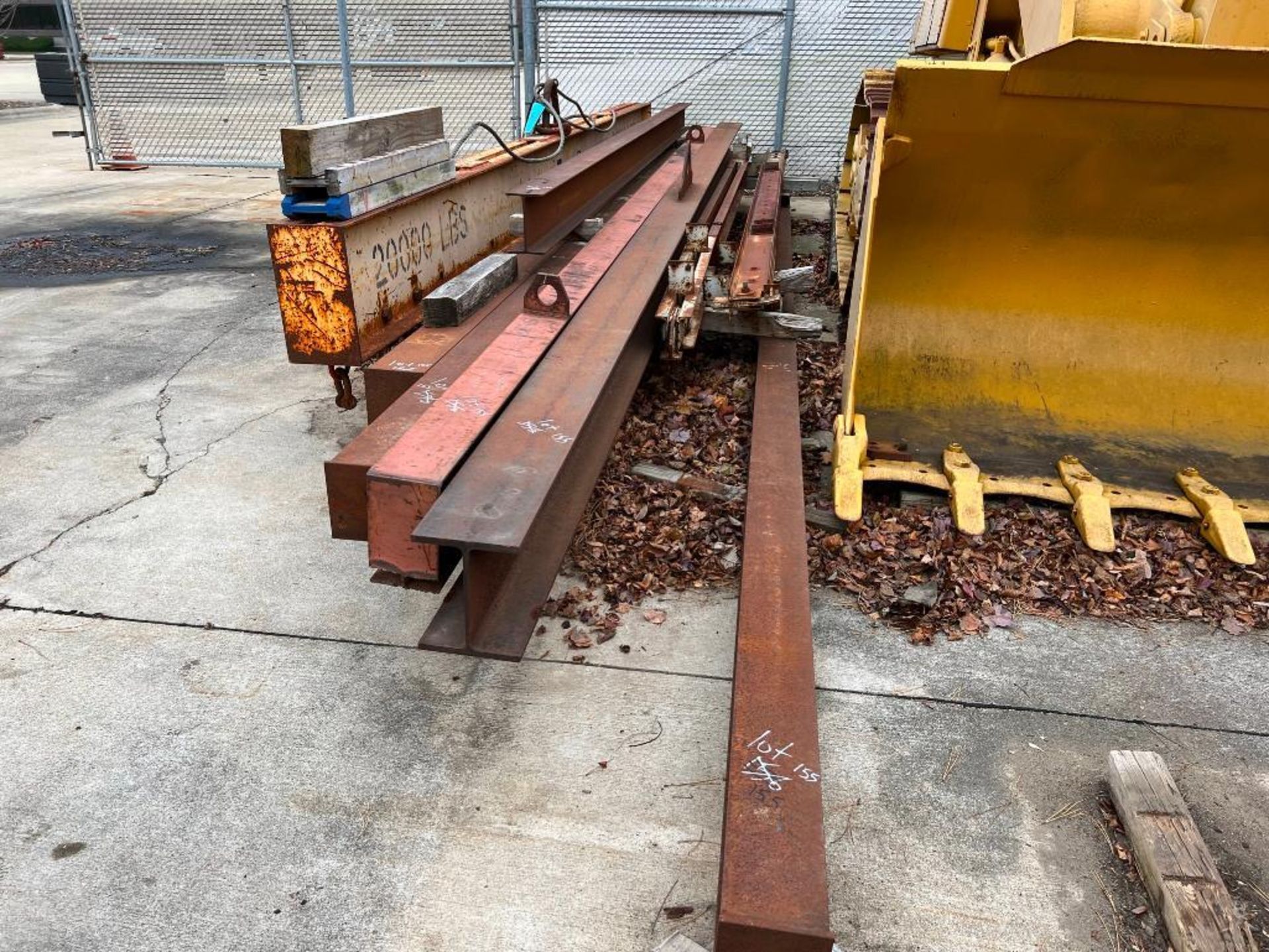 LOT: 21' 10-Ton Spreader Bar & Assorted I-Beams - Image 2 of 4