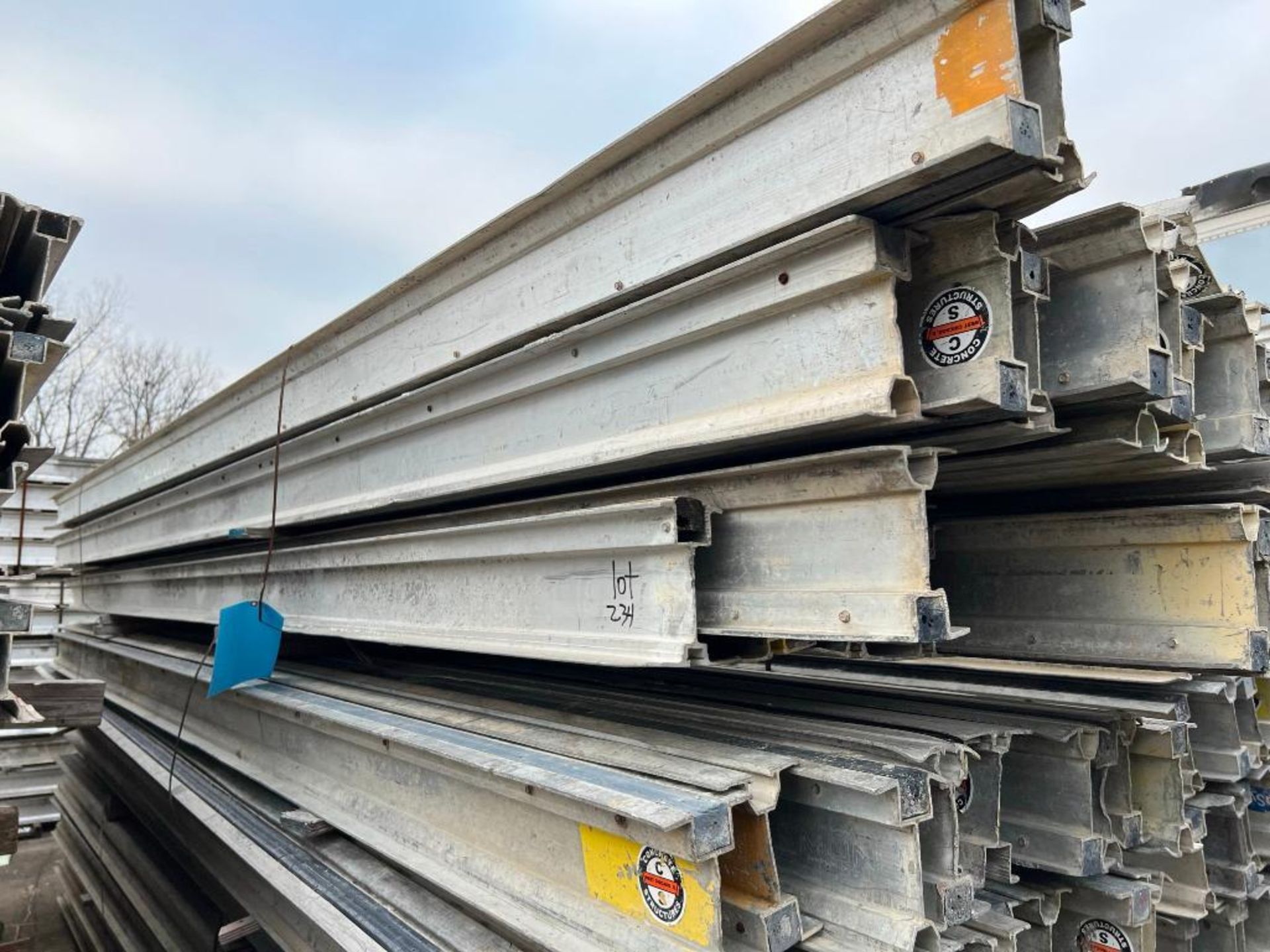 LOT: Approx. (100) 6 1/2" Symons Joists, 17' and Under - Image 2 of 3