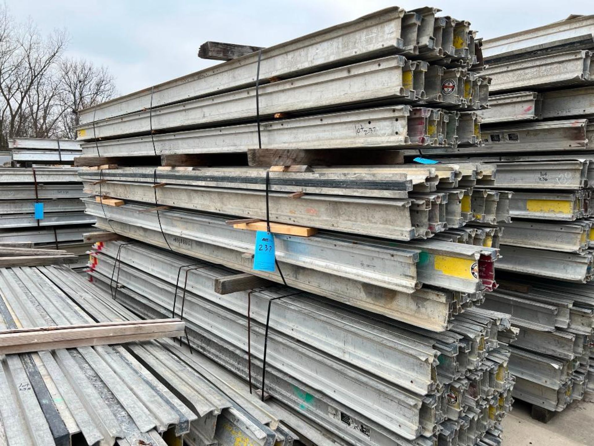 LOT: Approx. (100) 6 1/2" Symons Joists, 15' and Under