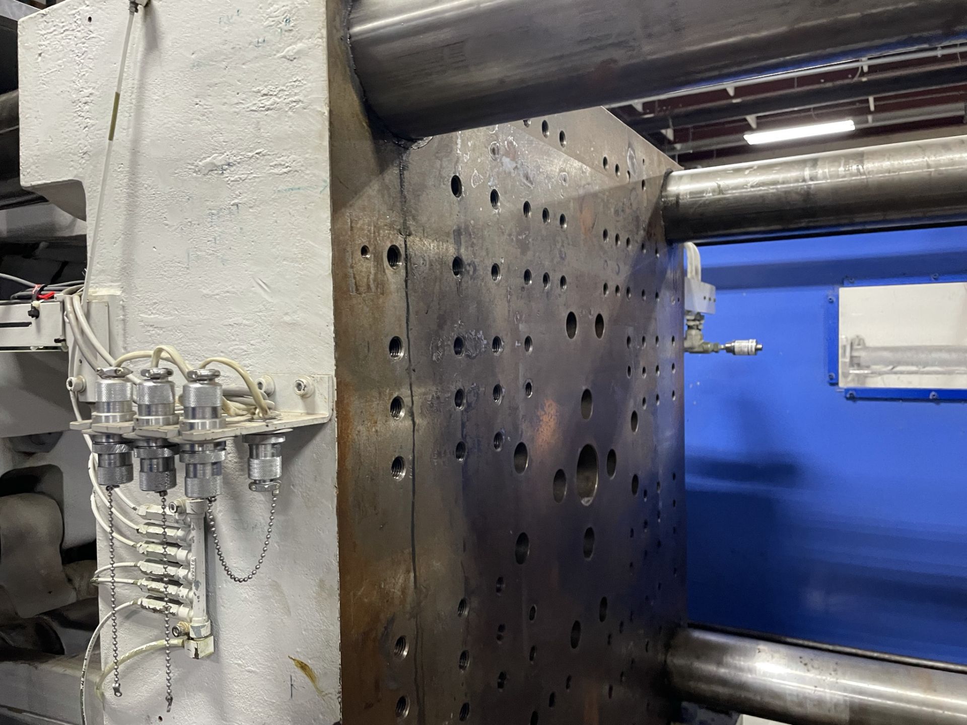 385 Ton, 15 oz. Sumitomo SG350M-C1250 Injection Molding Machine with Accumulator - Image 8 of 20