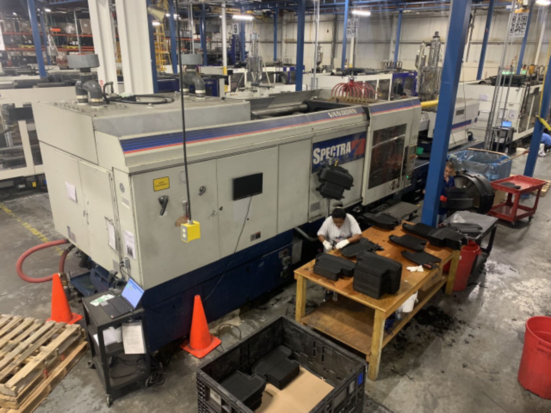 730 Ton, 165 oz Van Dorn Injection Molding Machine