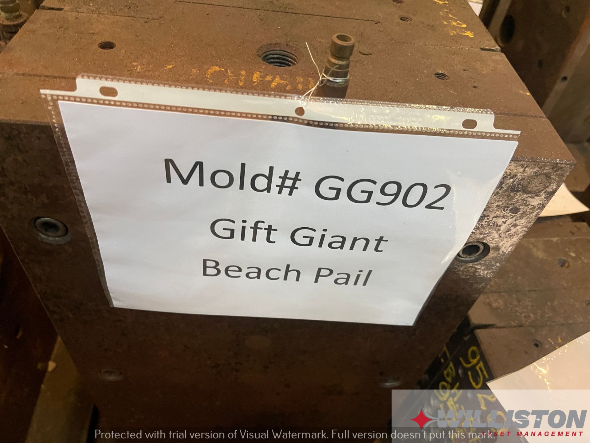 PLASTIC INJECTION MOLD - Gift Giant Beach Pail - Image 5 of 6