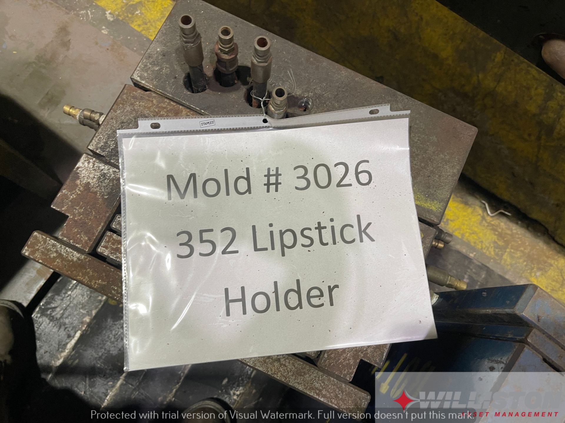 PLASTIC INJECTION MOLD - 352 Lip Stick Holder - Image 3 of 7