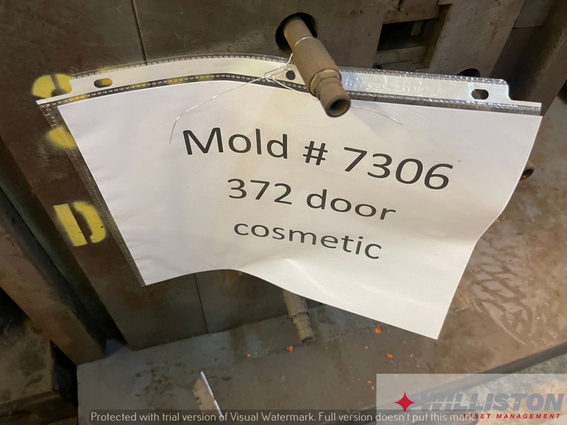 PLASTIC INJECTION MOLD - 372 Door Cosmetic - Image 2 of 7