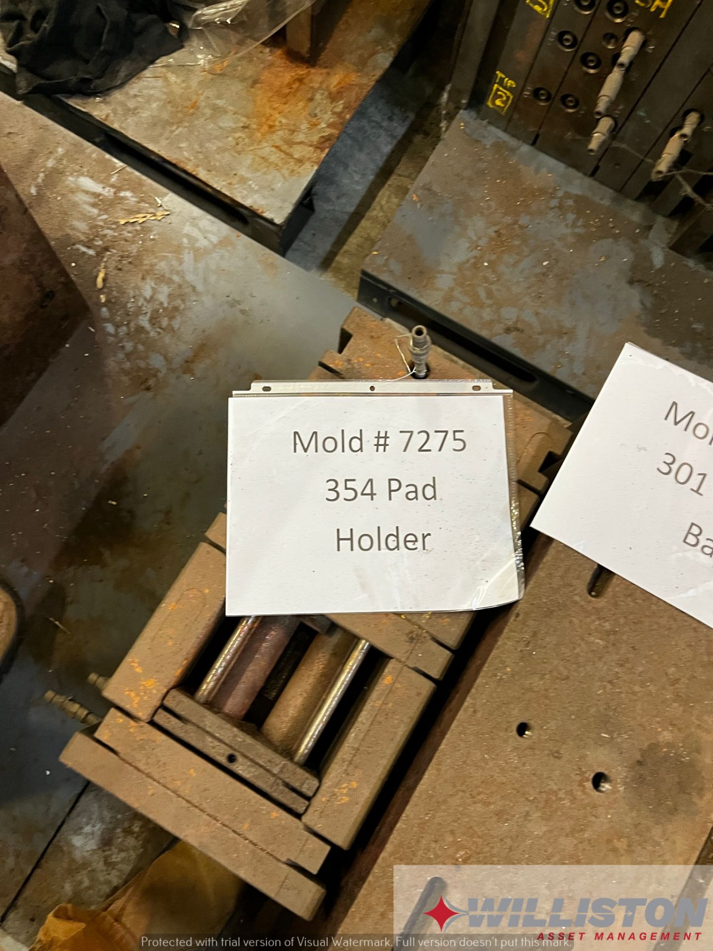 PLASTIC INJECTION MOLD - 354 Pad Holder