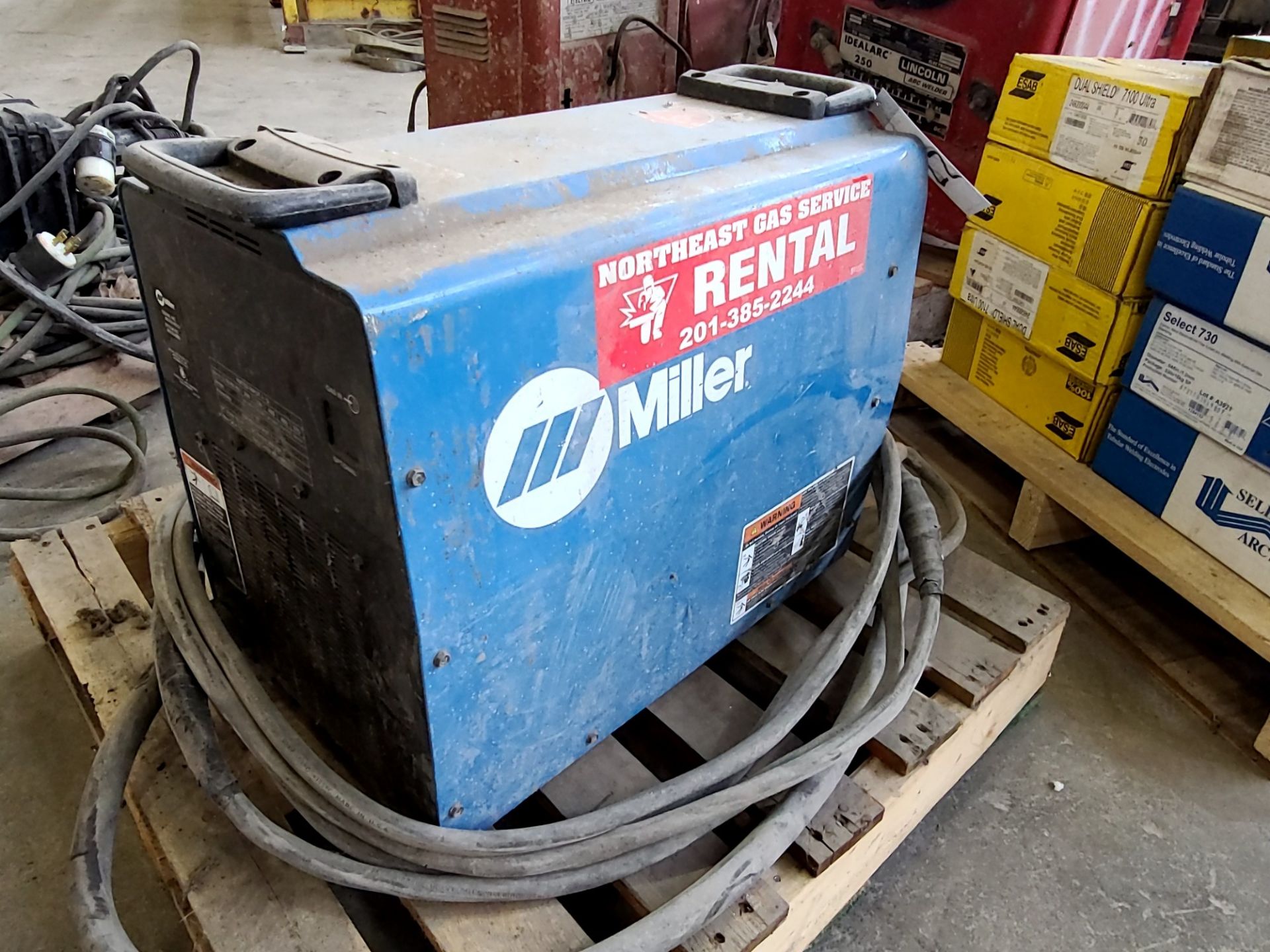 Miller XMT 350 VS Welder