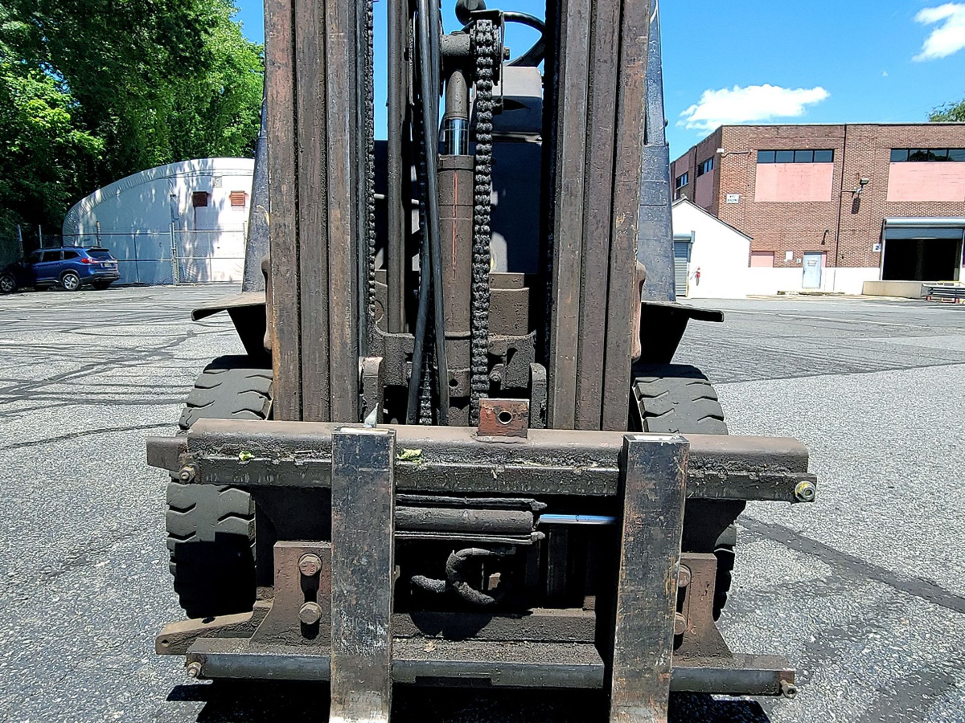 Yale 5,000 lbs. LPG Forklift - Image 8 of 20