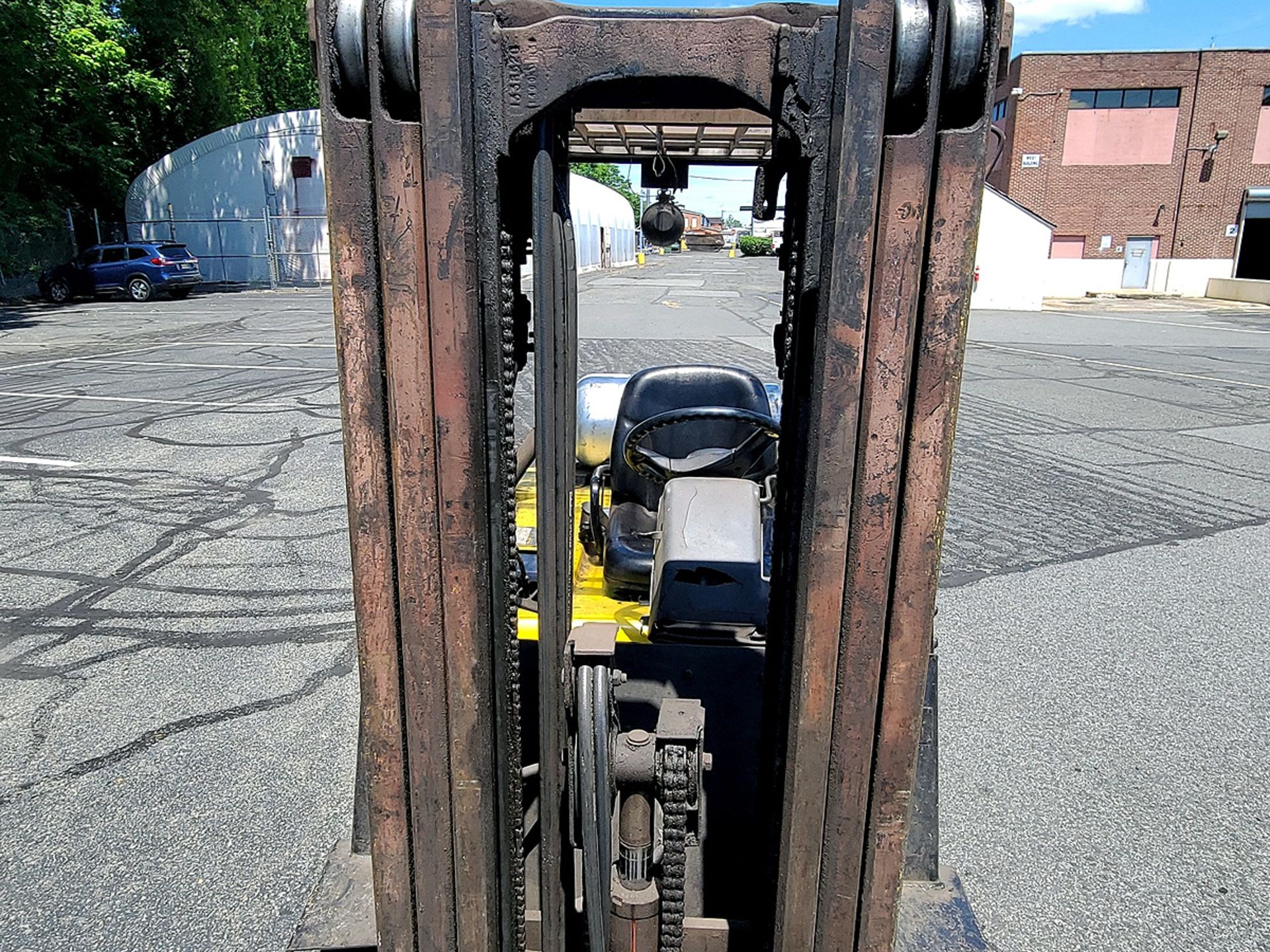 Yale 5,000 lbs. LPG Forklift - Image 9 of 20