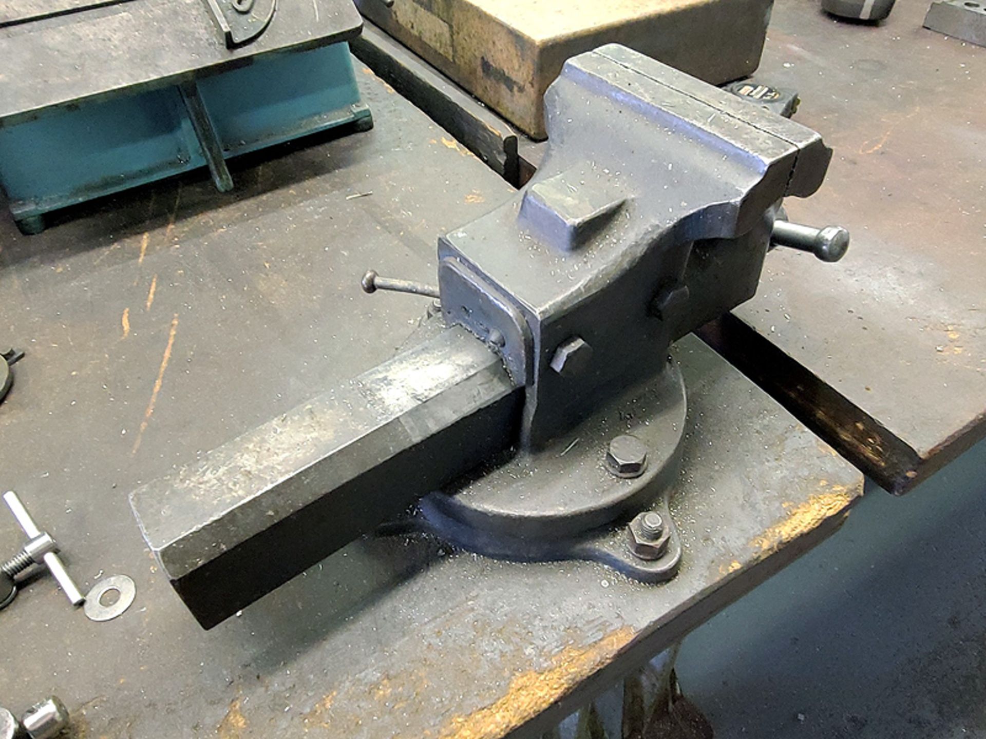 5.5" Table Mounted Vise - Image 2 of 3