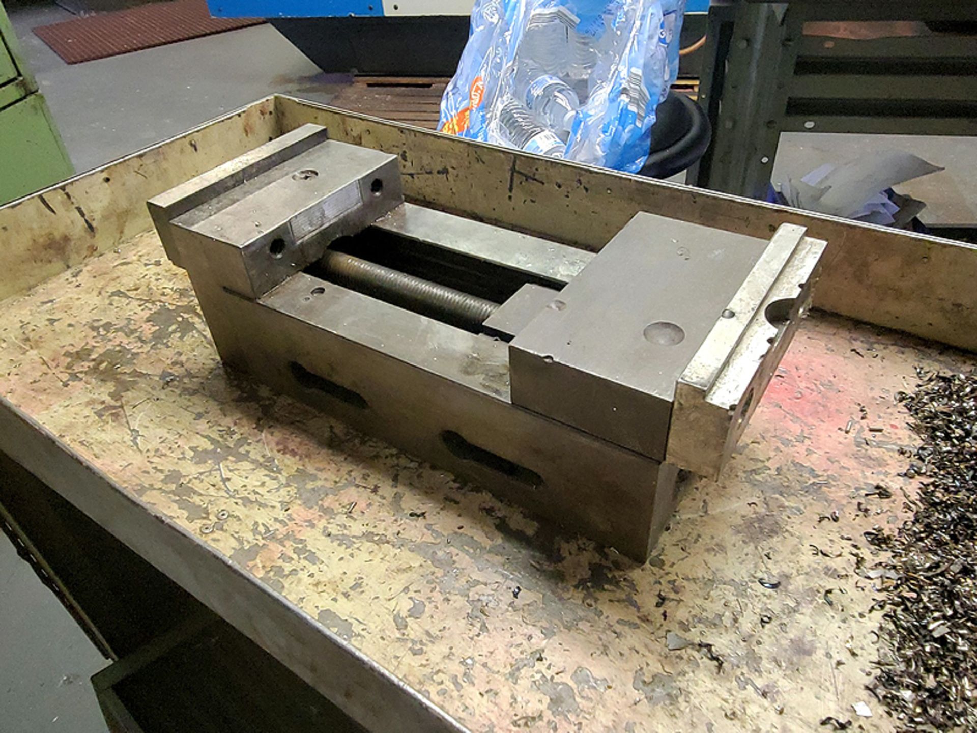 6" Dual Mount Vise w/ Handle - Image 2 of 3