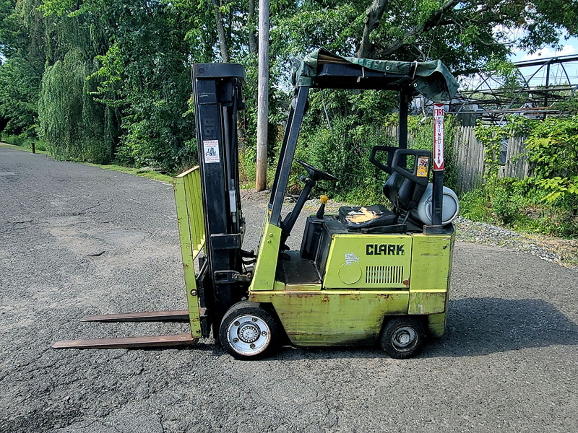 Clark LPG Forklift Model GCS15 - Image 2 of 21