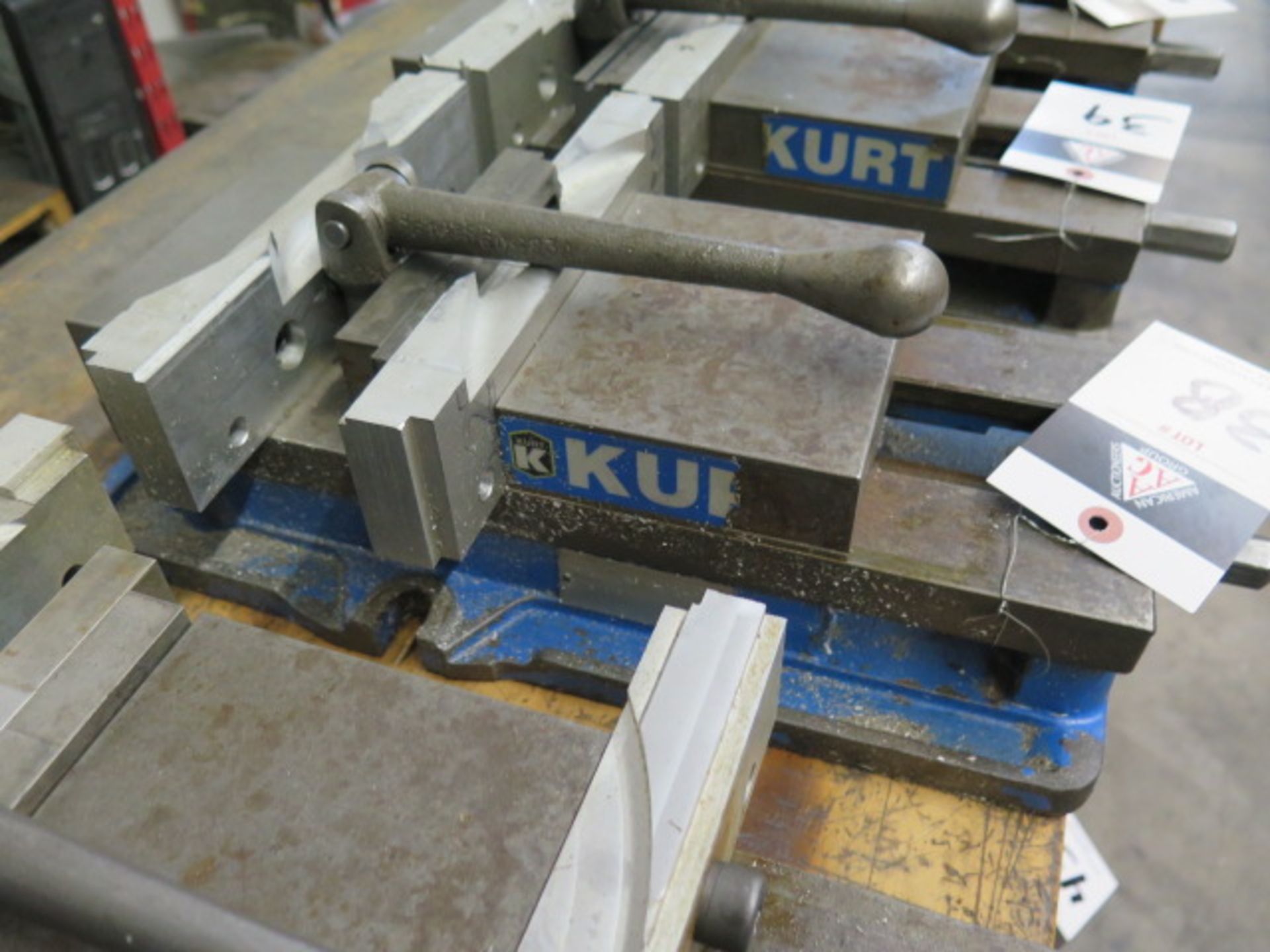 Kurt 6" Angle-Lock Vise (SOLD AS-IS - NO WARRANTY) - Image 2 of 3