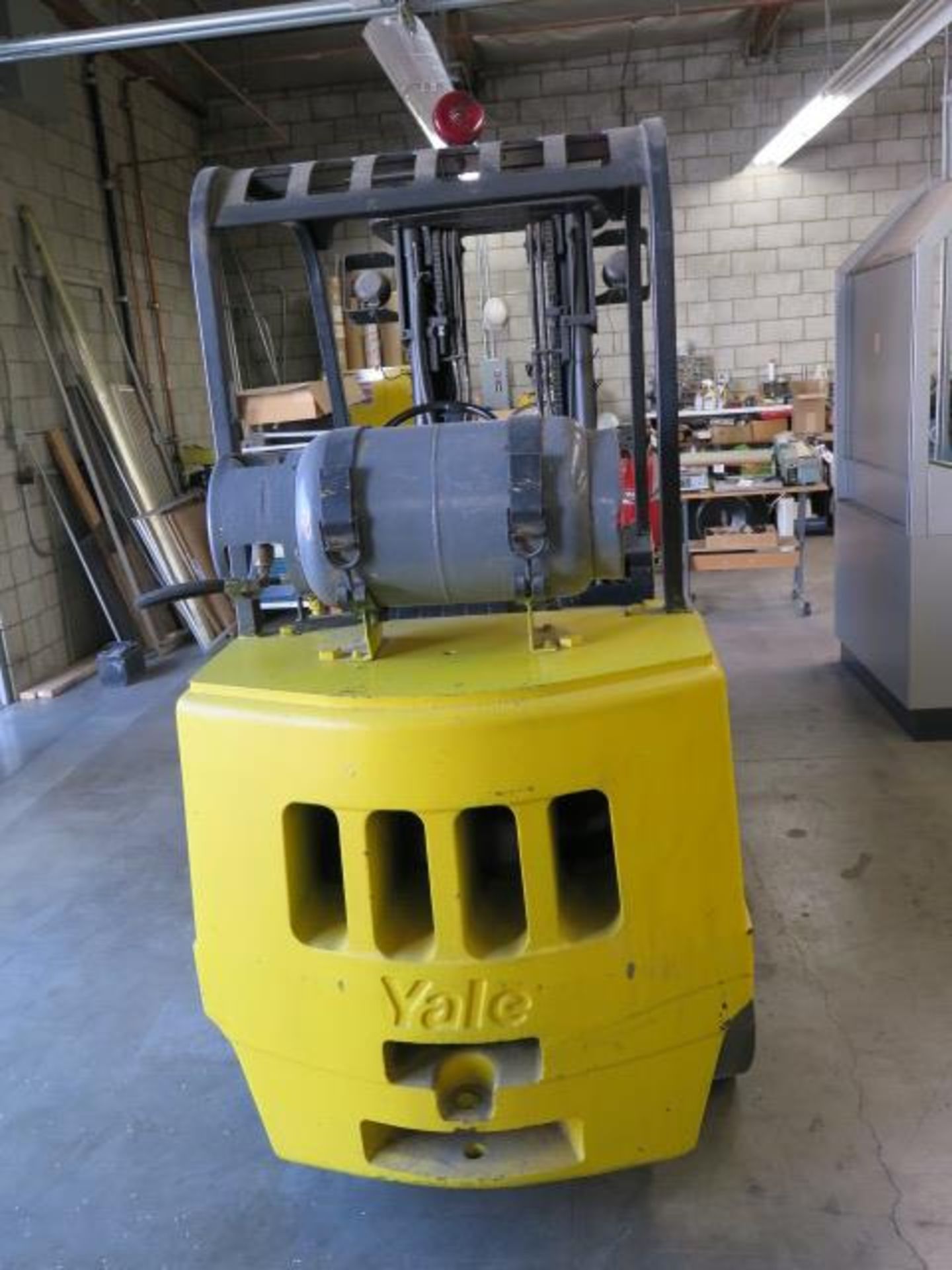 Yale GLC060RDNUAE083SPL 5500 Lb Cap LPG Forklift s/n N484900 w/ 3-Stage Mast, 190” Lift SOLD AS IS - Image 3 of 15