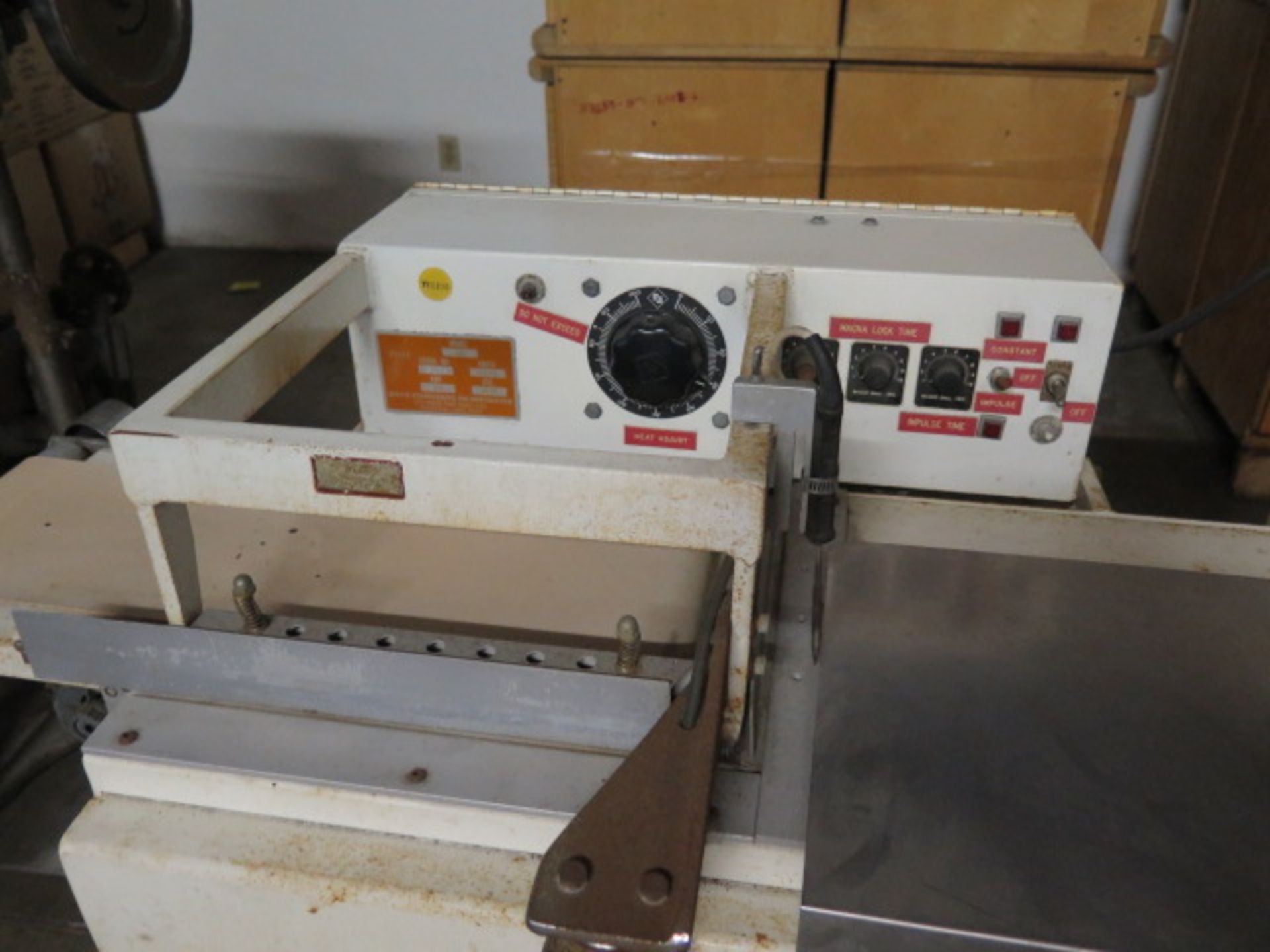 Belco mdl. ILS 10” x 10” L-Bar Sealer s/n 3104 w/ Belt Feed (SOLD AS-IS - NO WARRANTY) - Image 3 of 7