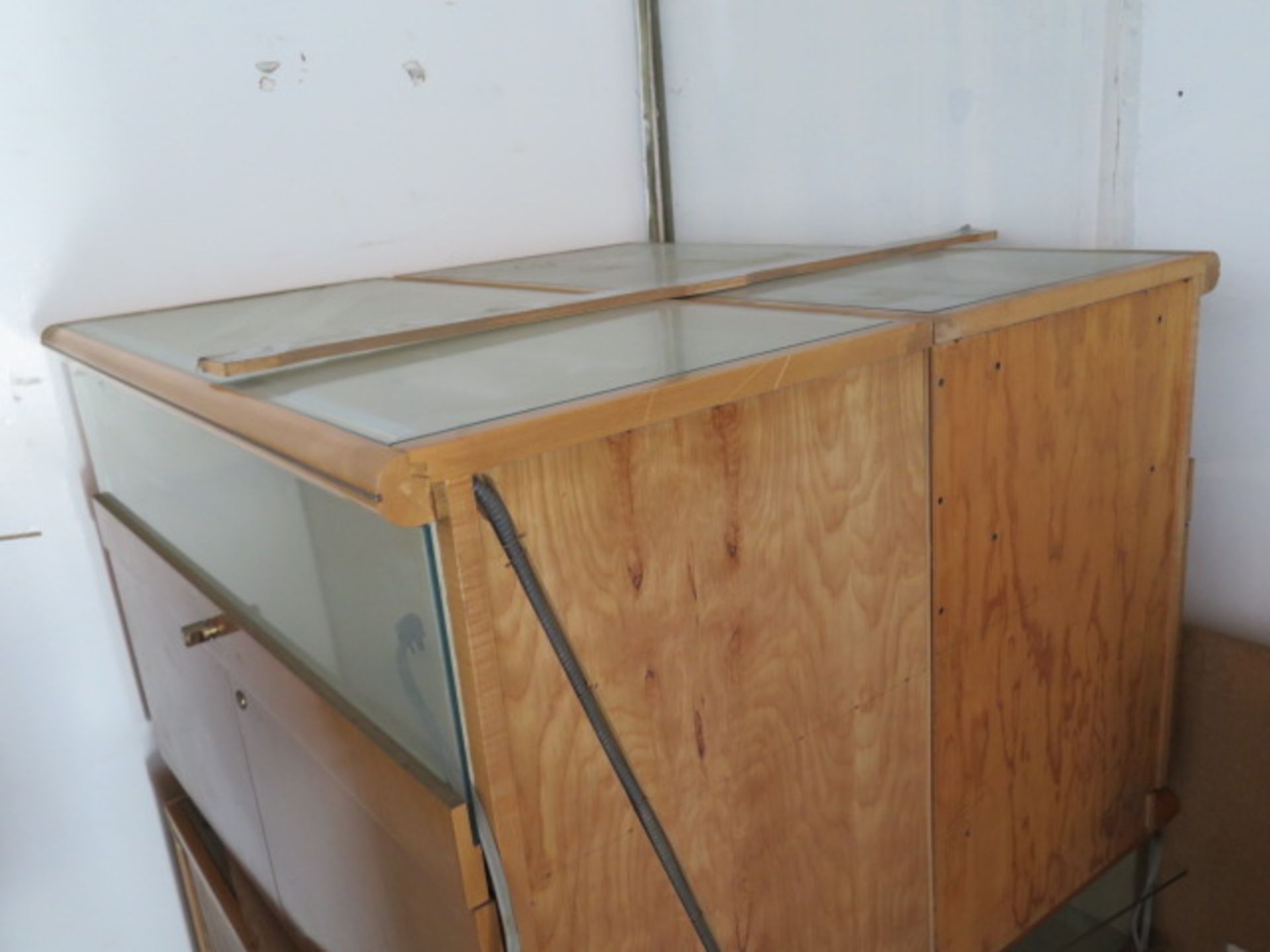 Display Cases (SOLD AS-IS - NO WARRANTY) - Image 5 of 6